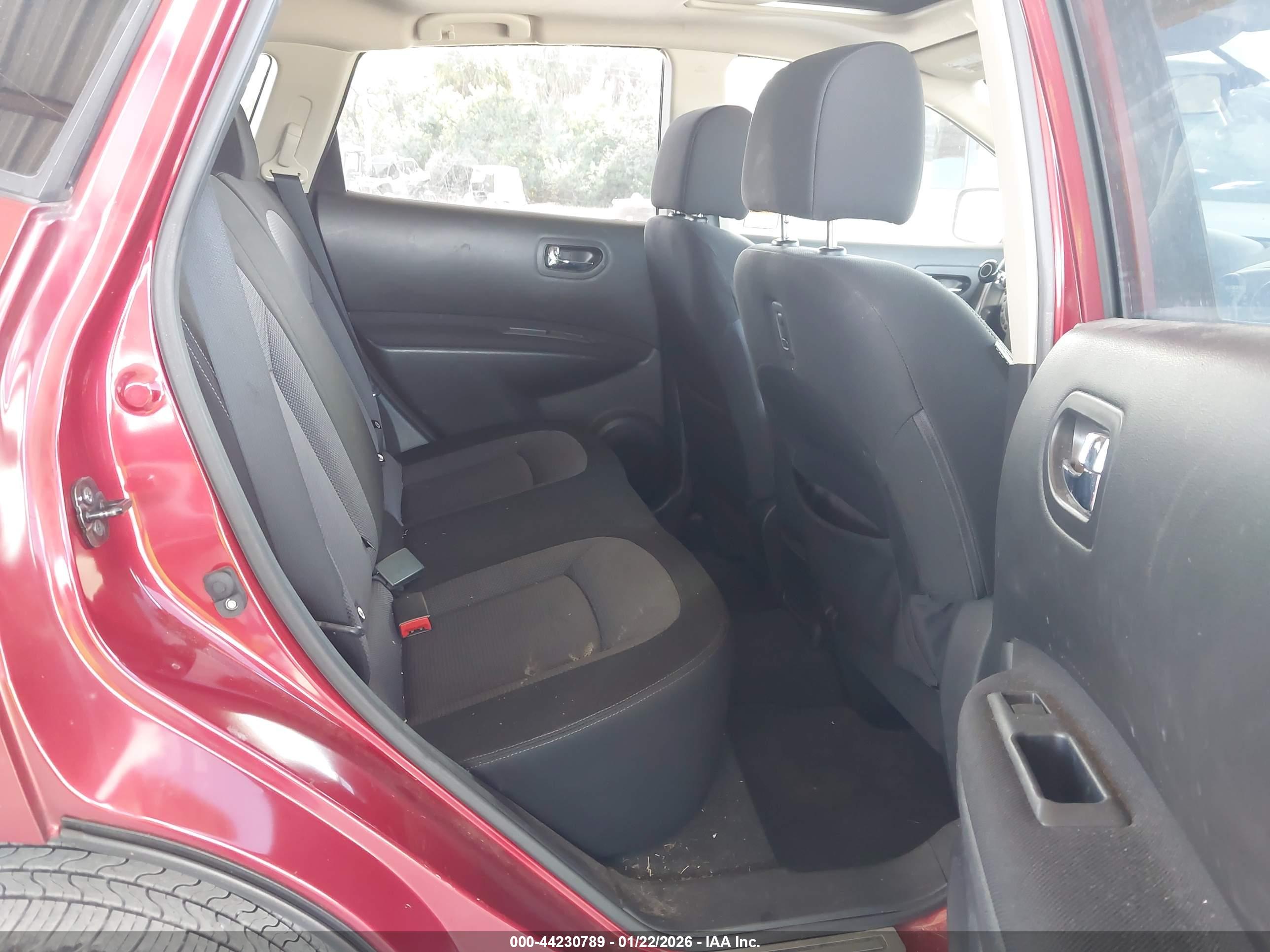 NISSAN ROGUE image 8