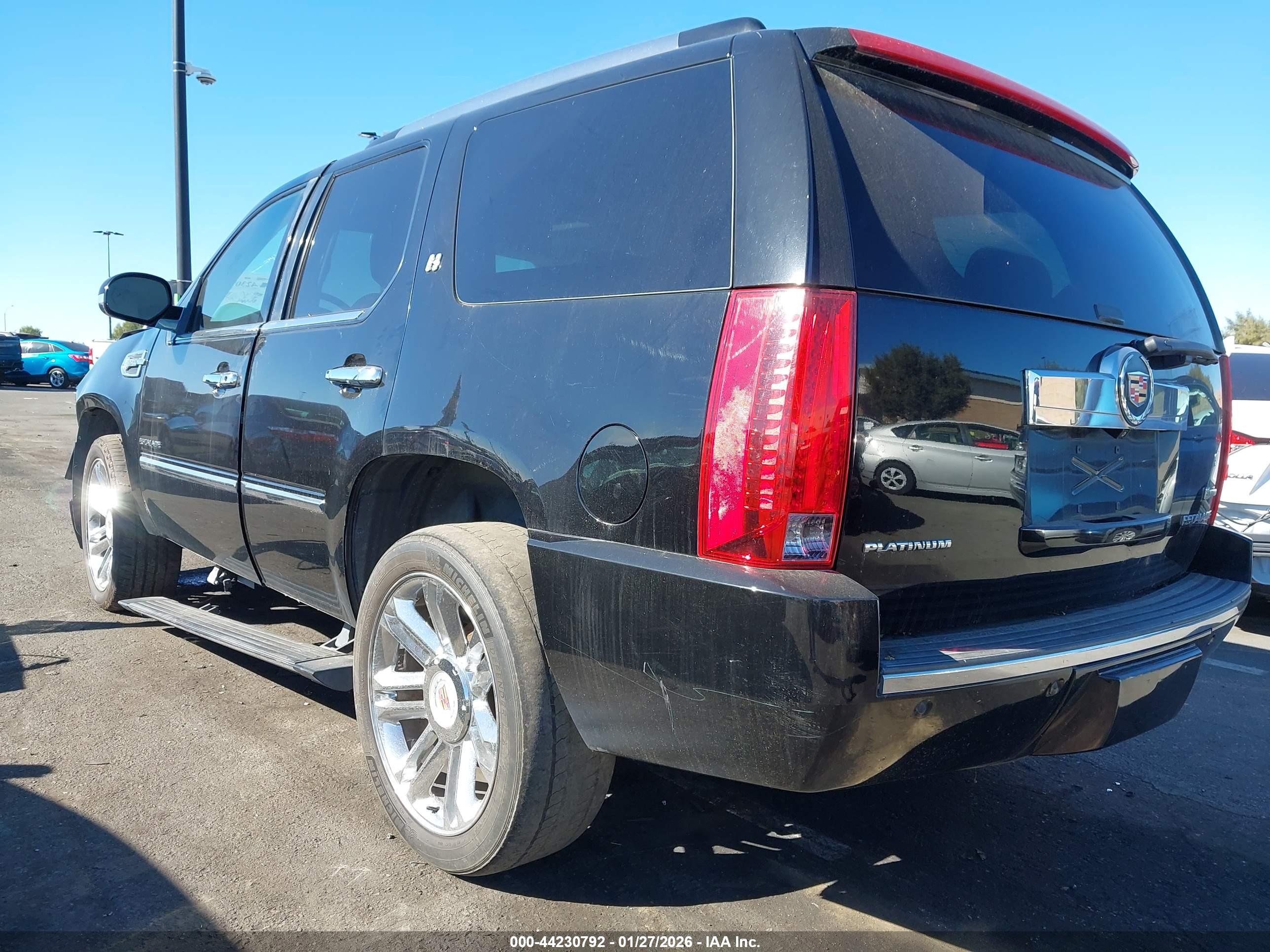 CADILLAC ESCALADE image 3