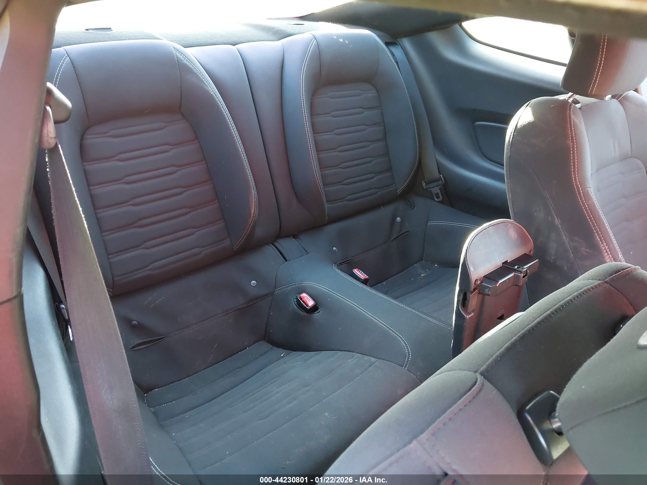 FORD MUSTANG image 8