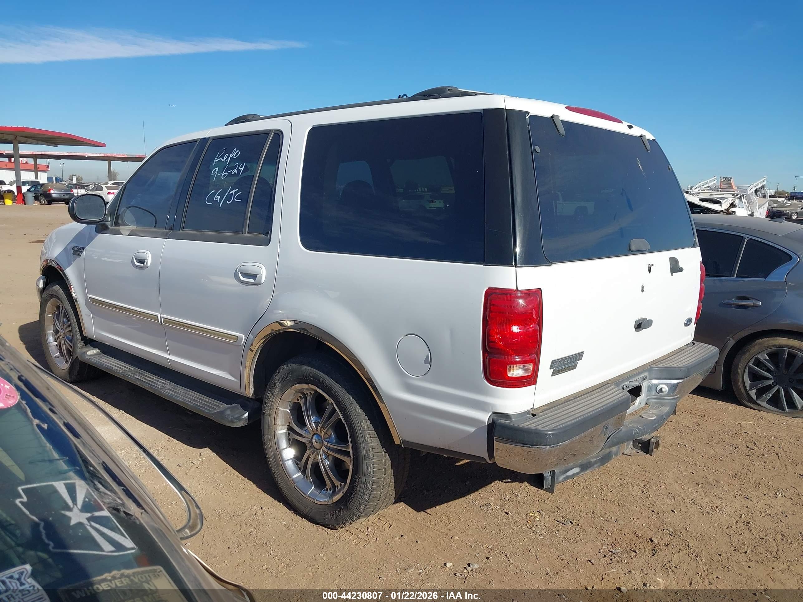 FORD EXPEDITION image 3