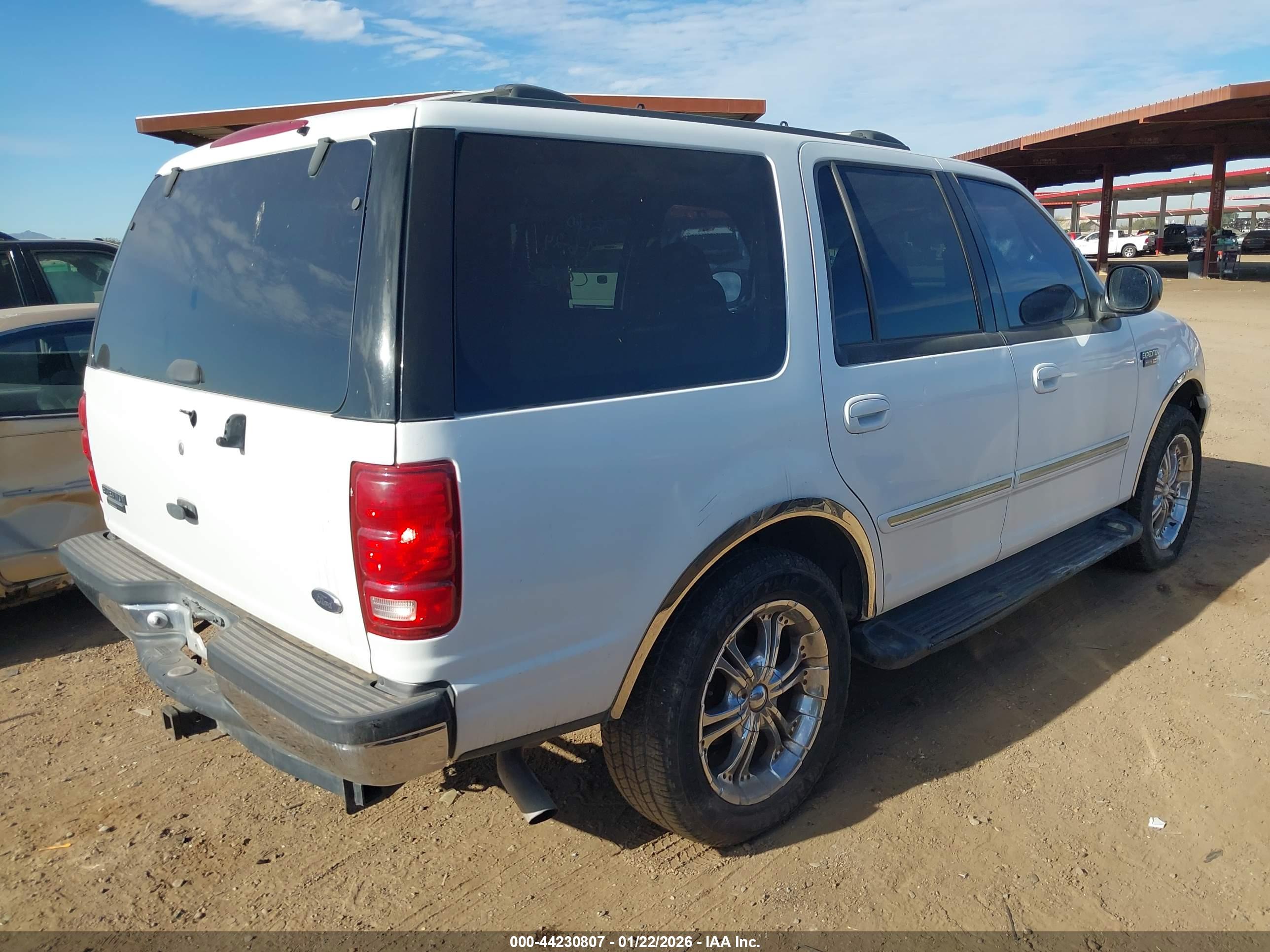 FORD EXPEDITION image 4