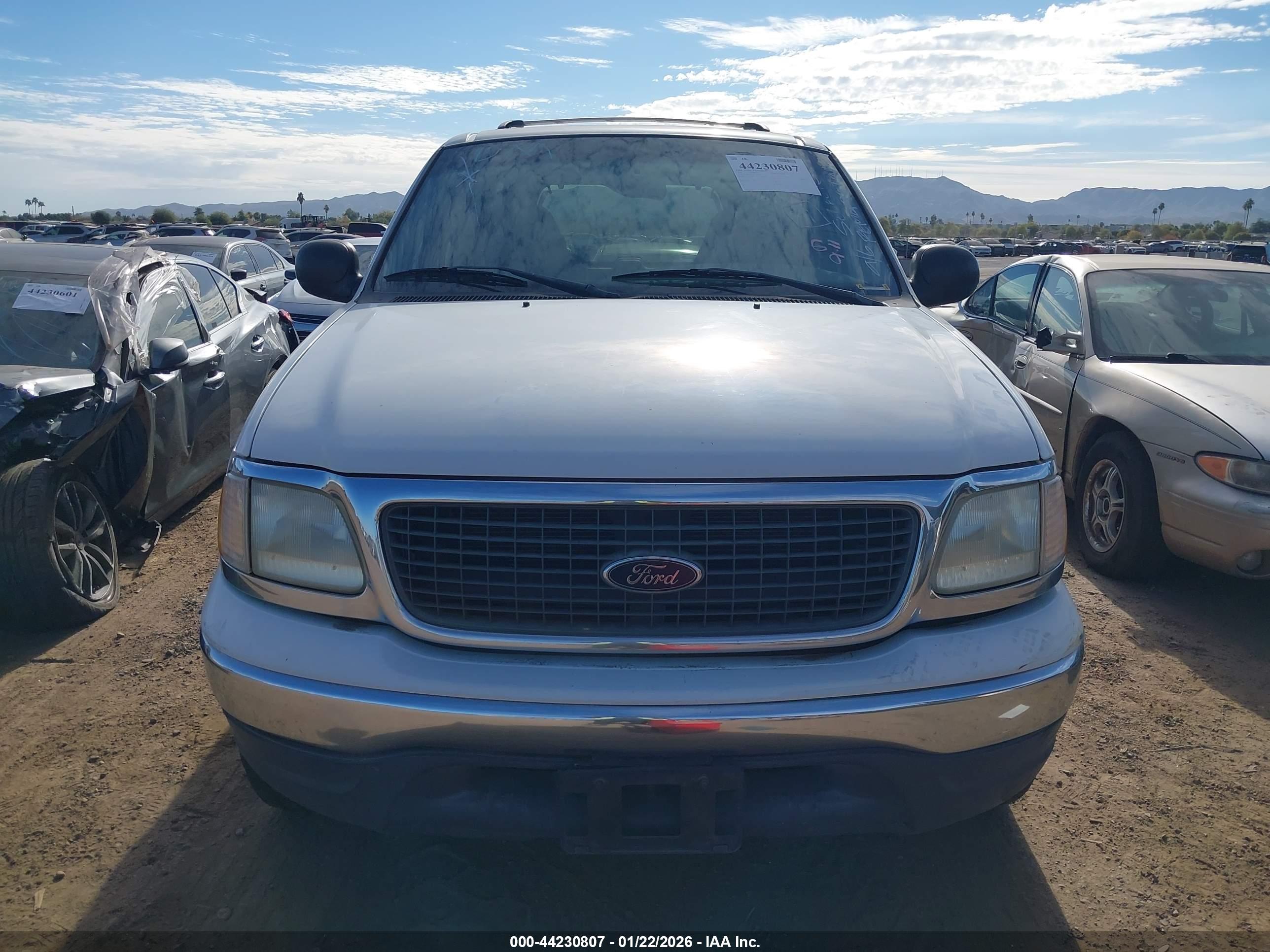 FORD EXPEDITION image 6