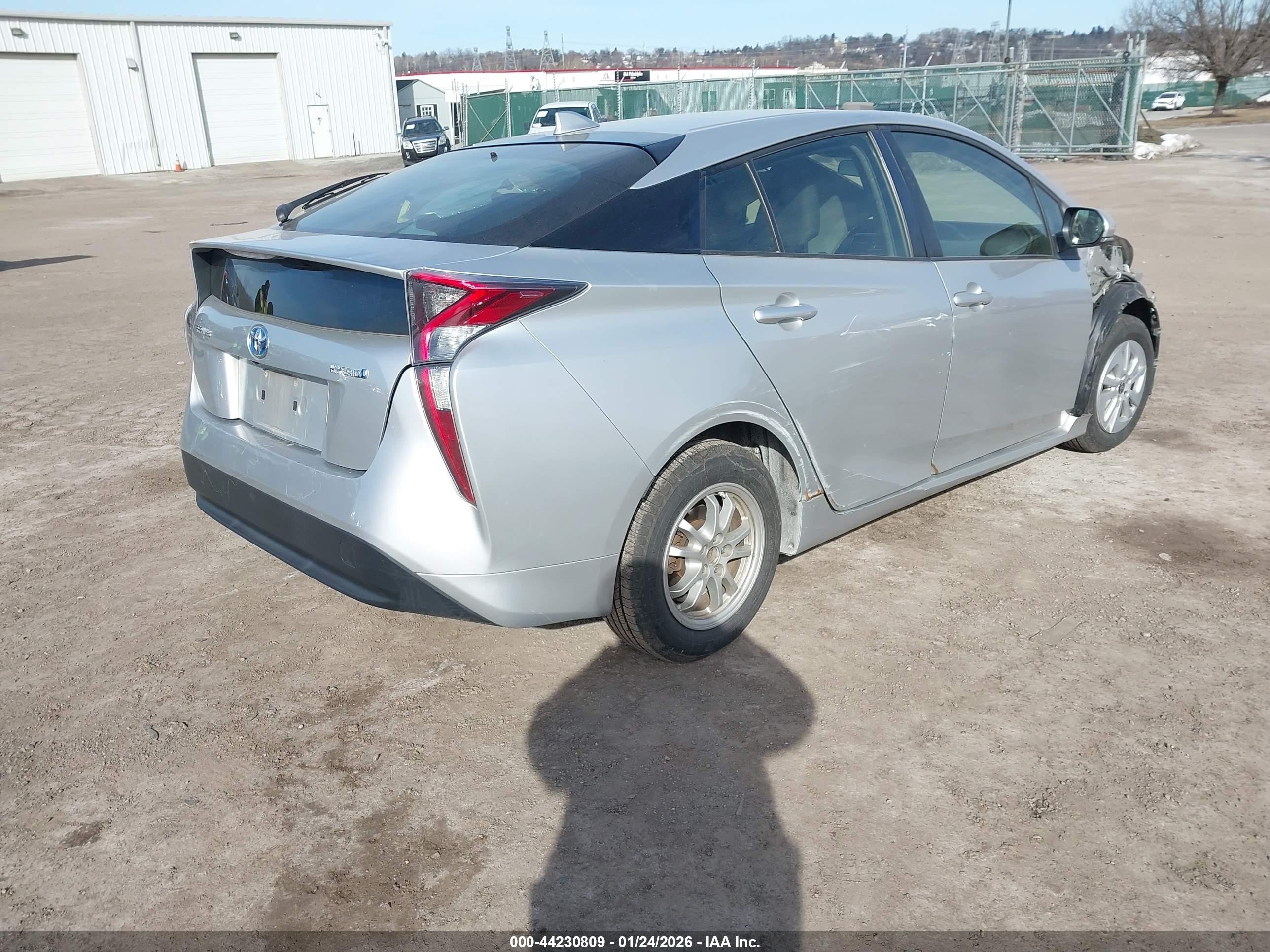 TOYOTA PRIUS image 4