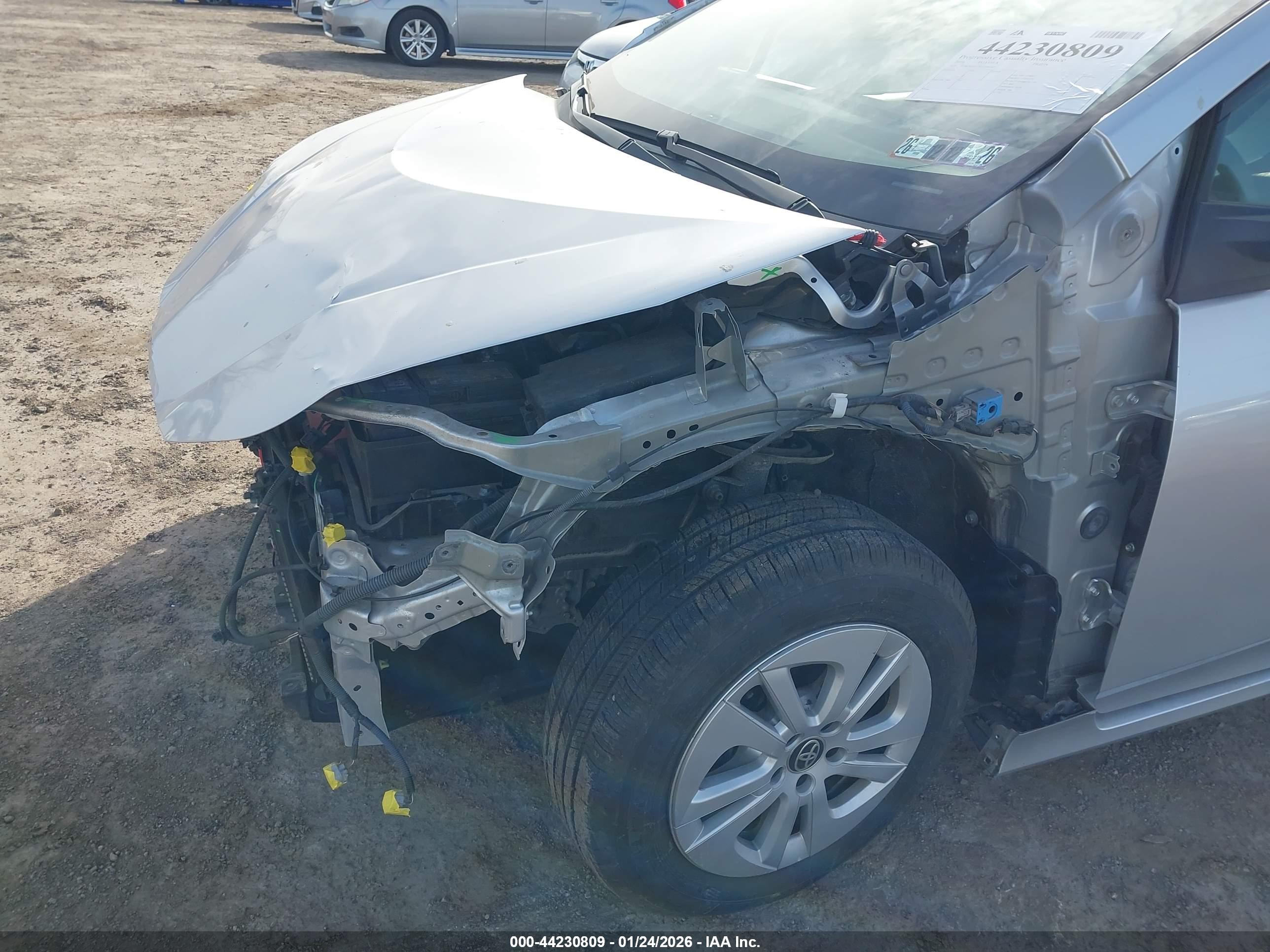 TOYOTA PRIUS image 6