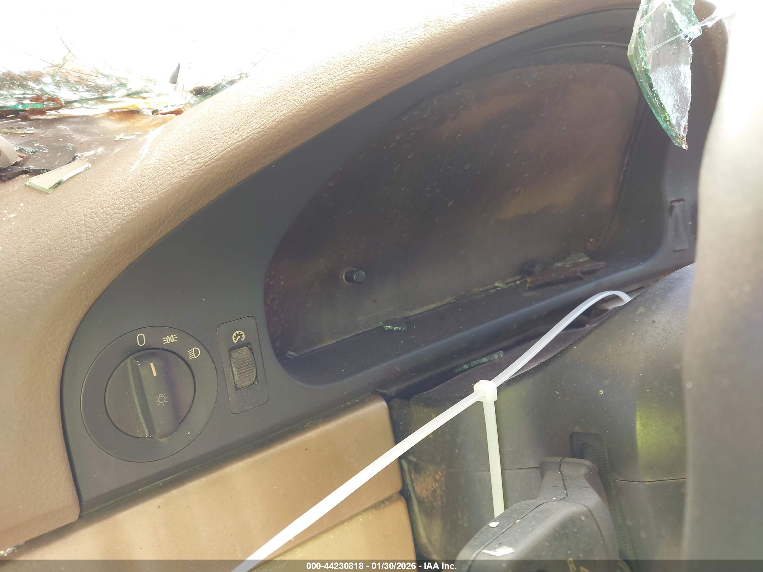 BMW 528IA image 7