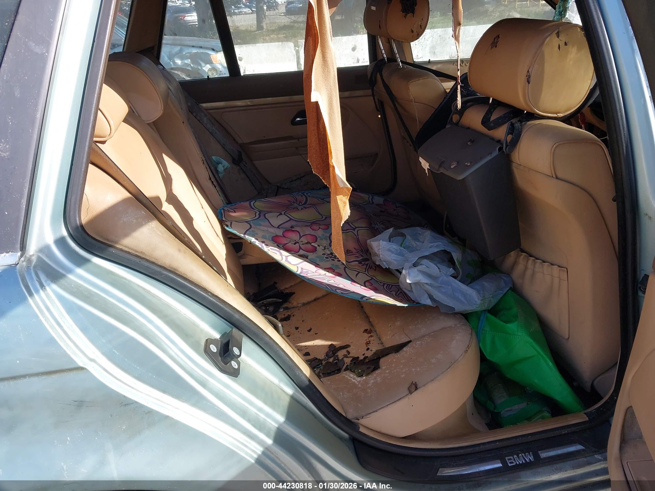 BMW 528IA image 8