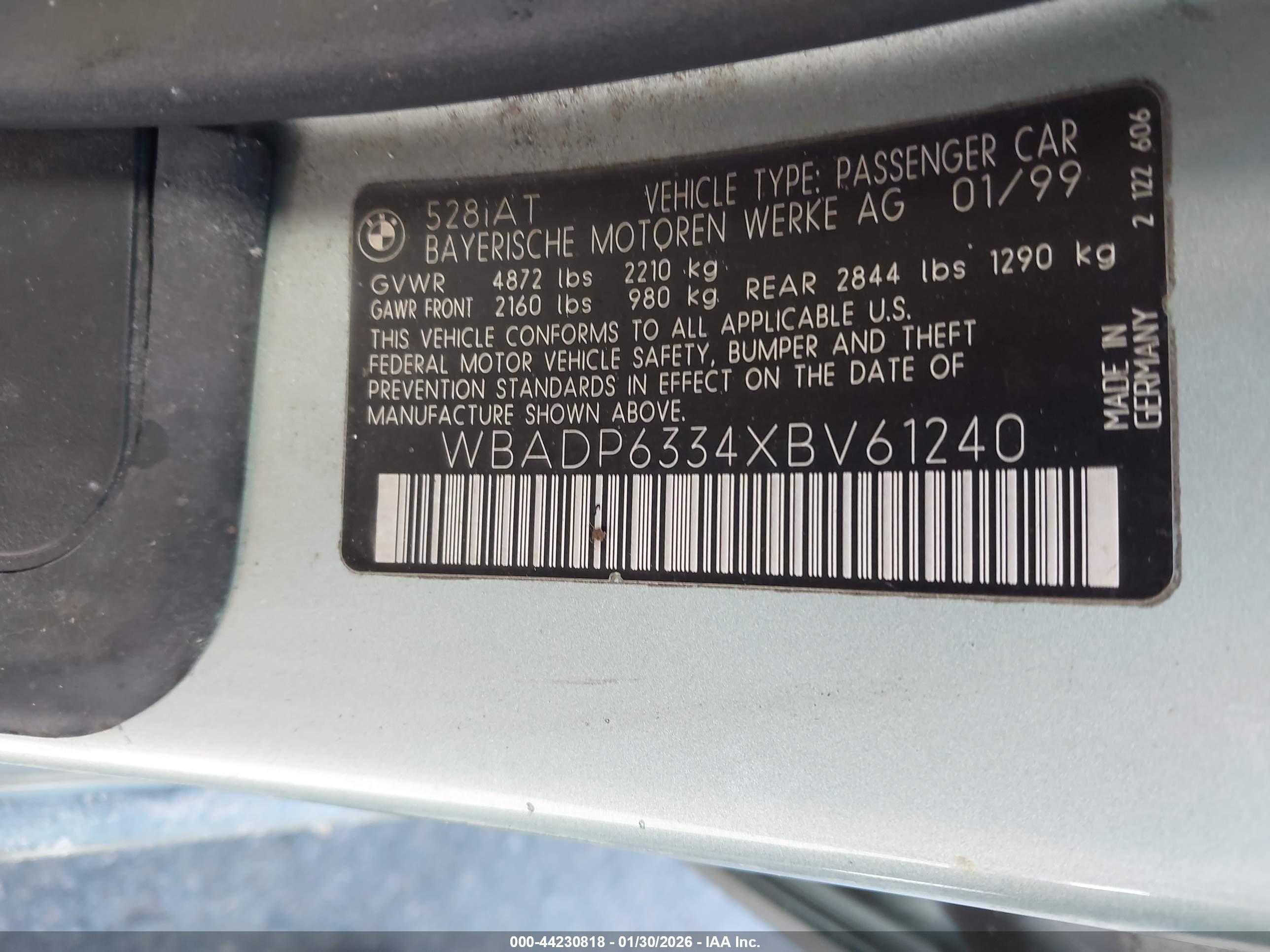 BMW 528IA image 9