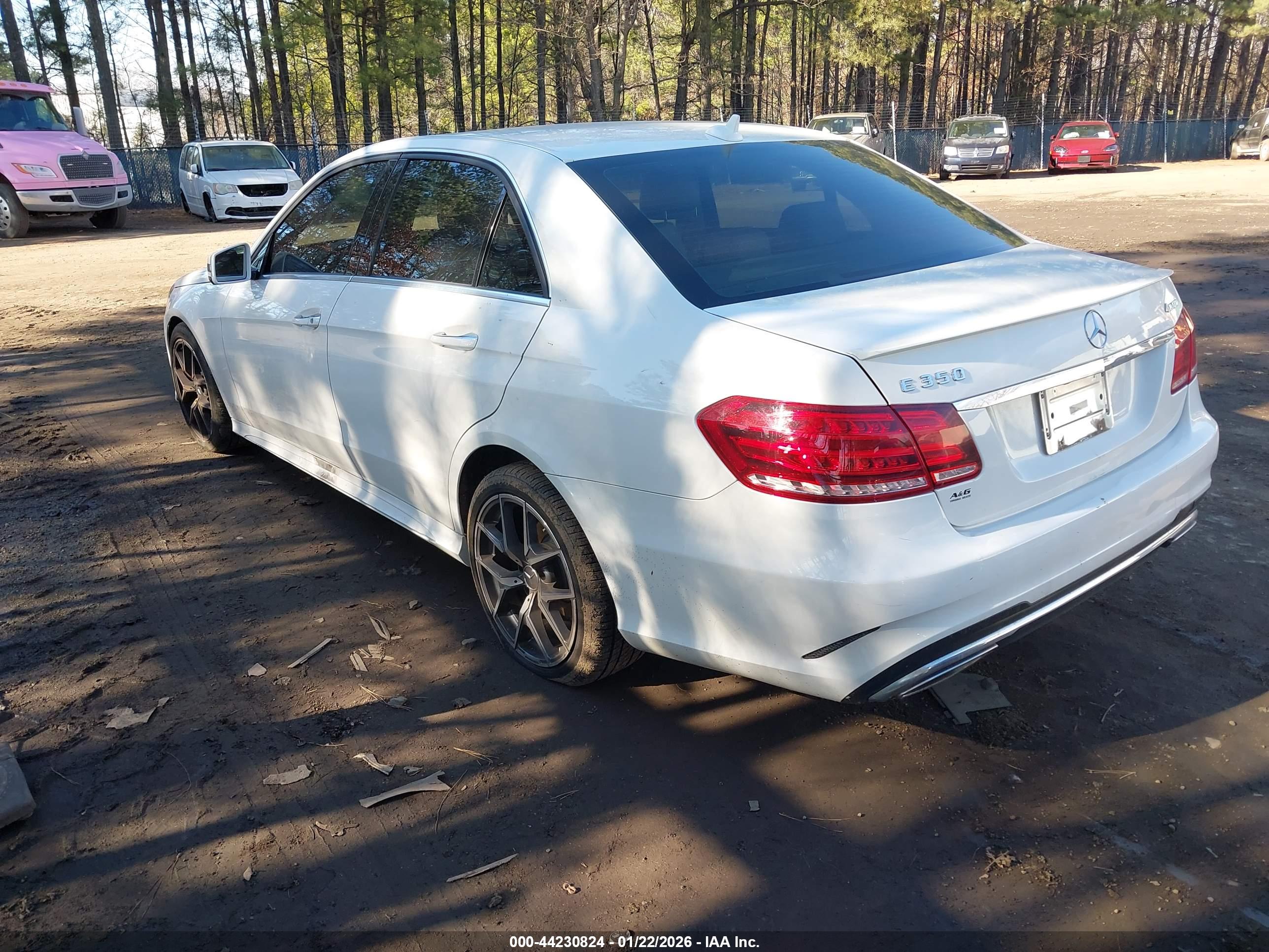 MERCEDES-BENZ E image 3