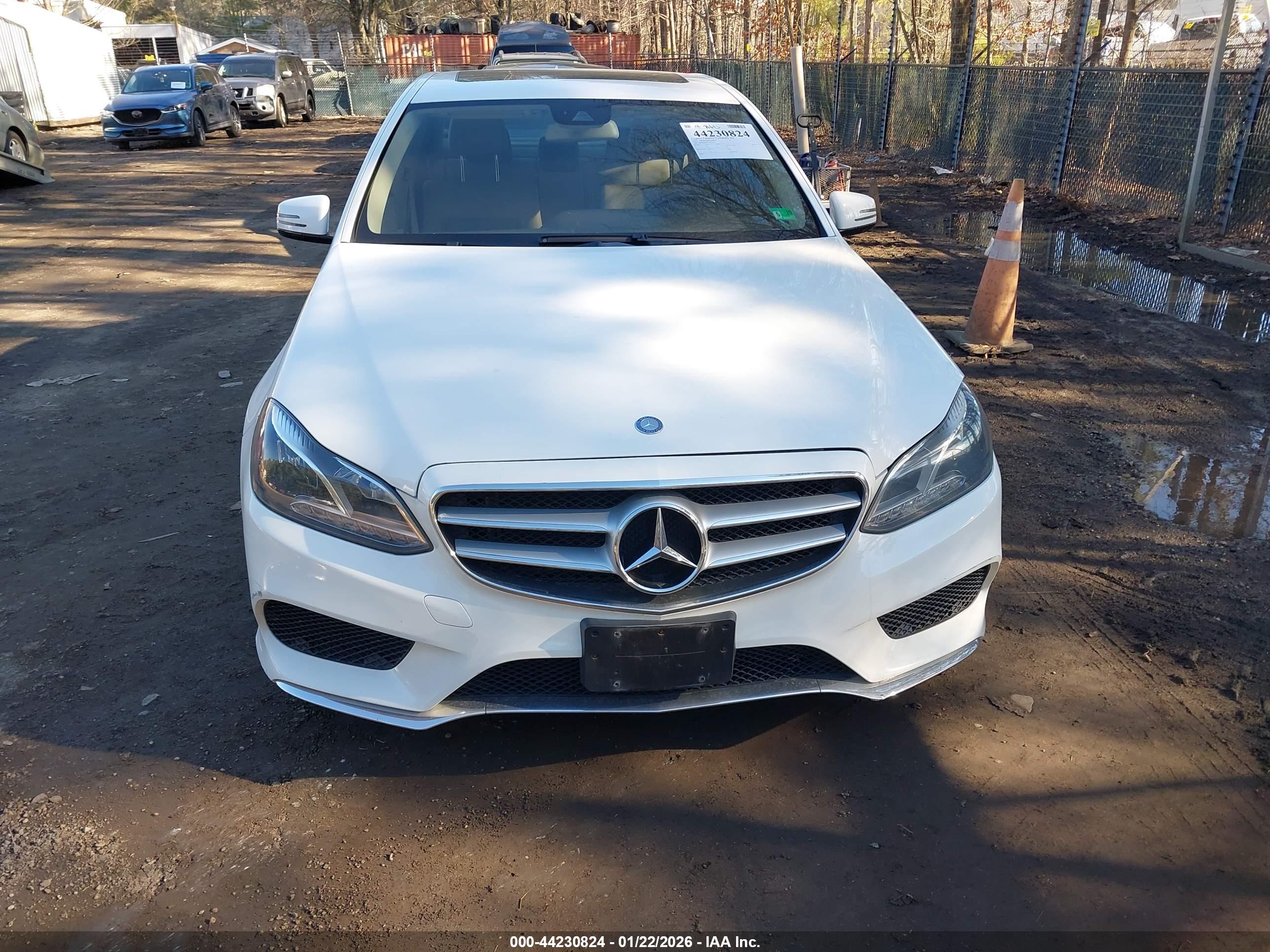 MERCEDES-BENZ E image 6