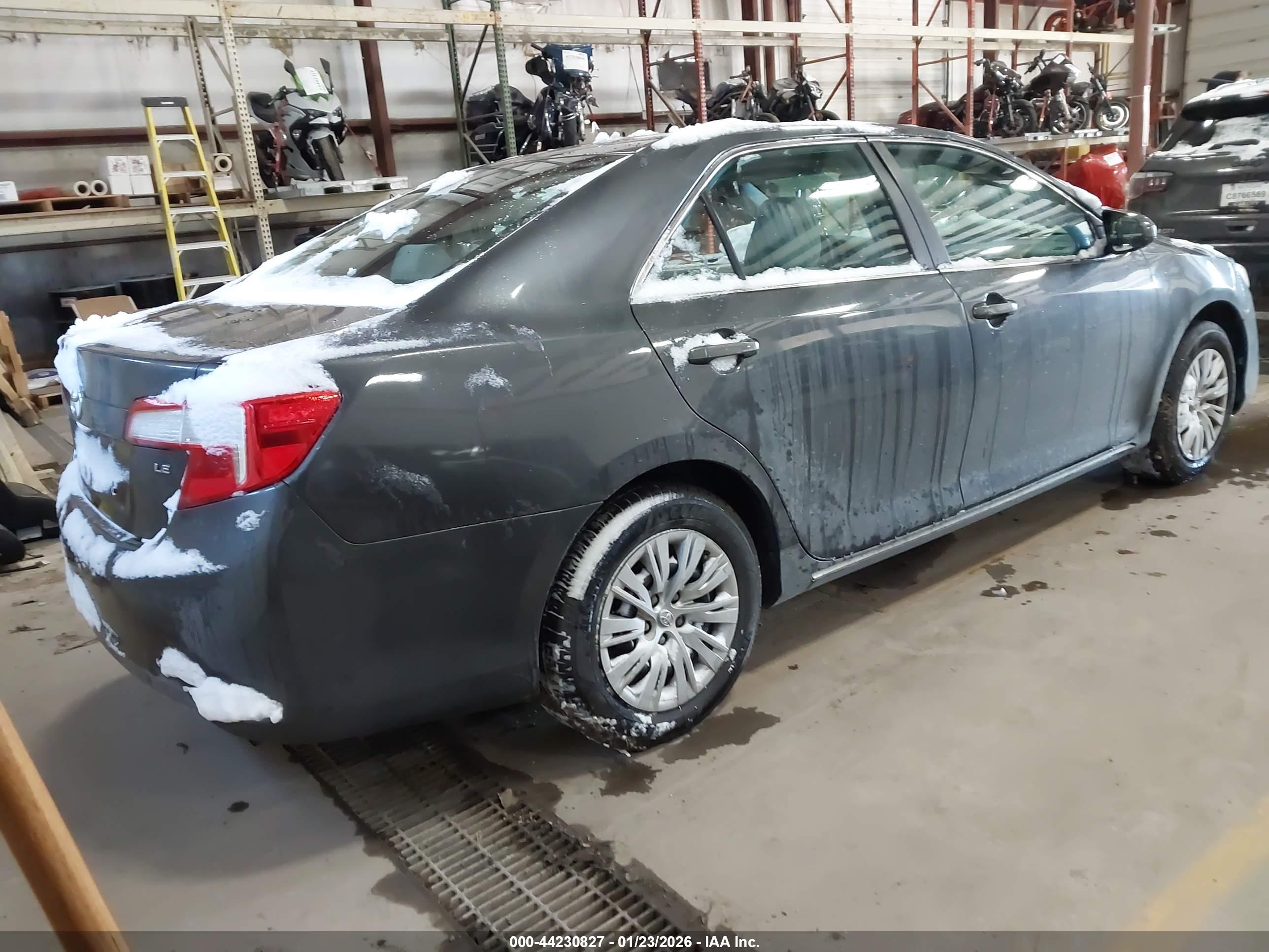 TOYOTA CAMRY image 4