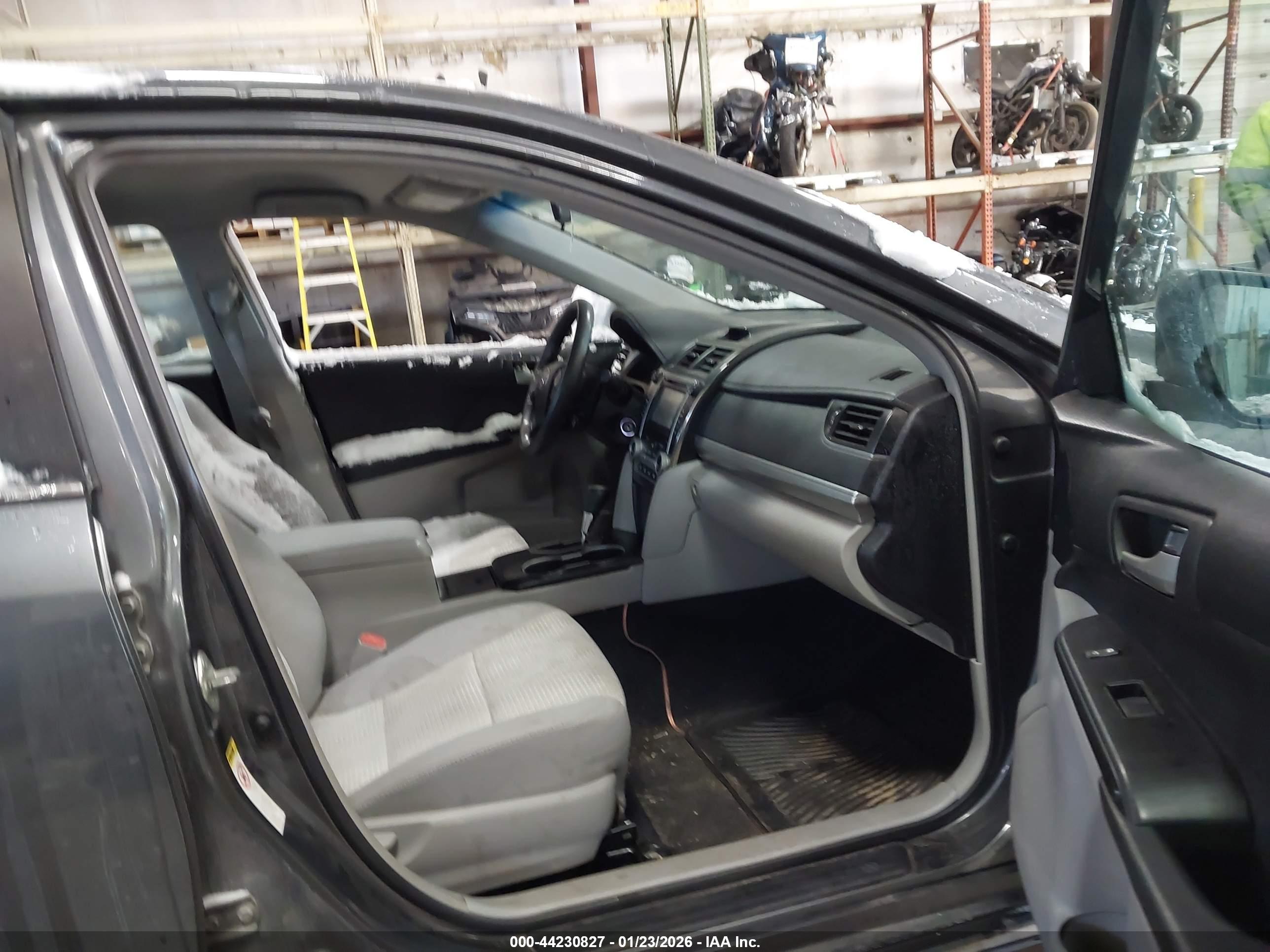 TOYOTA CAMRY image 5