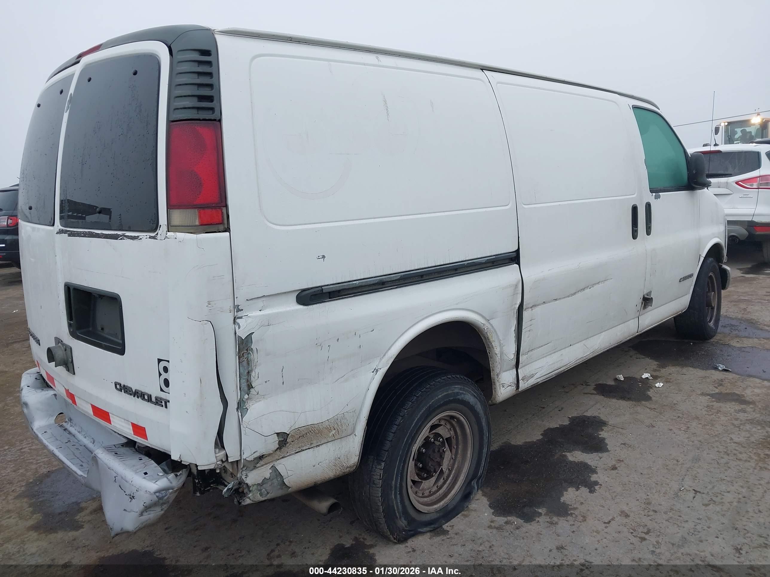 CHEVROLET EXPRESS image 4