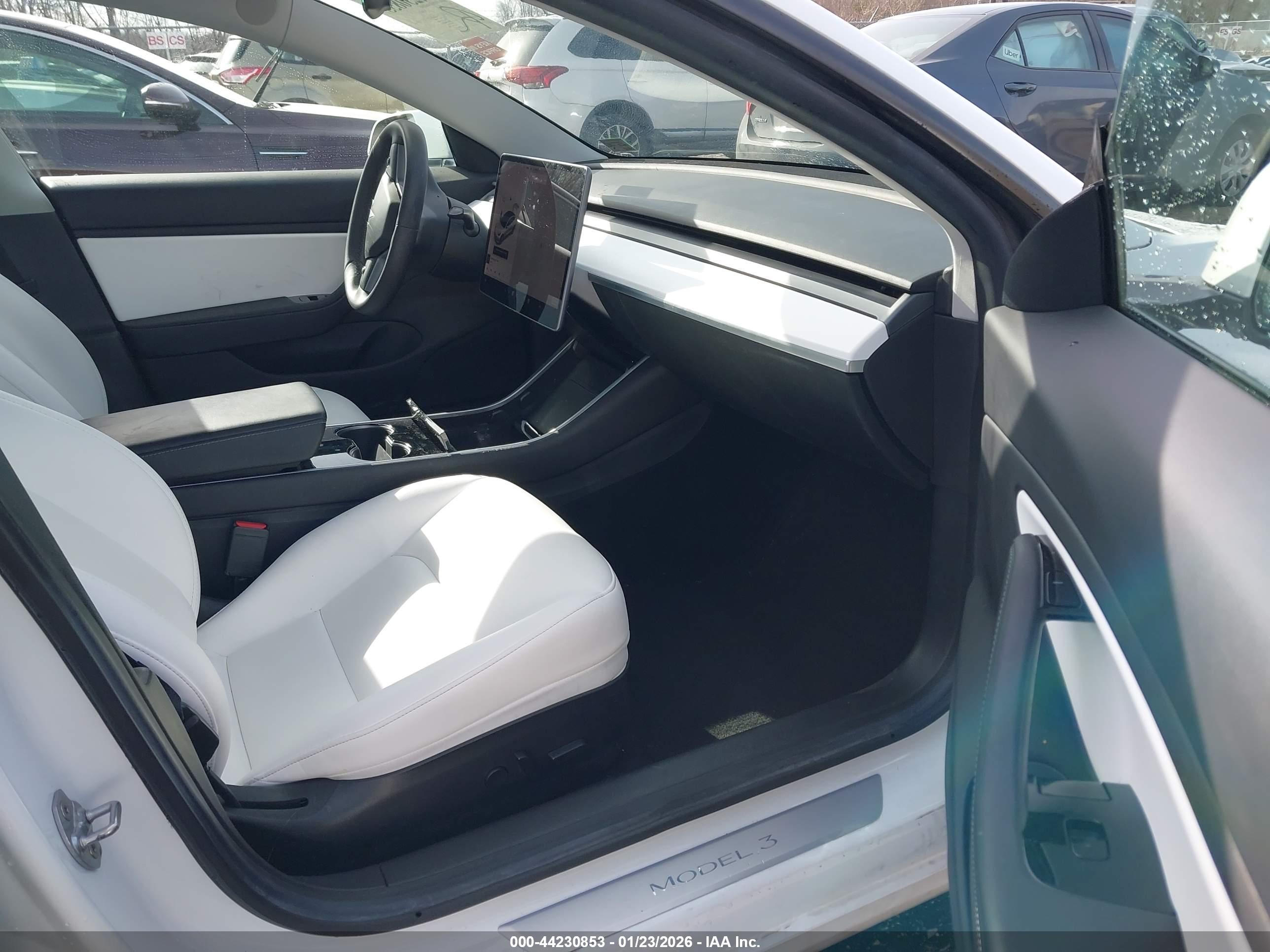 TESLA MODEL image 5