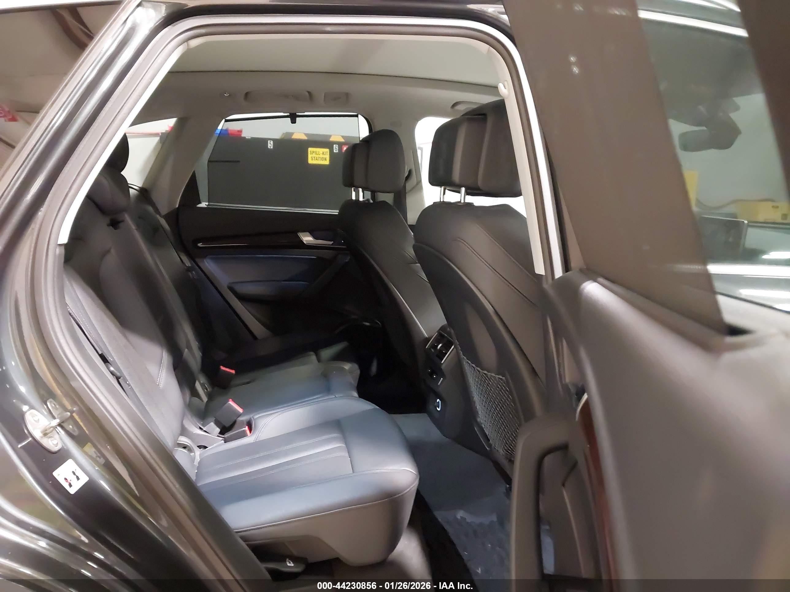 AUDI Q5 image 8