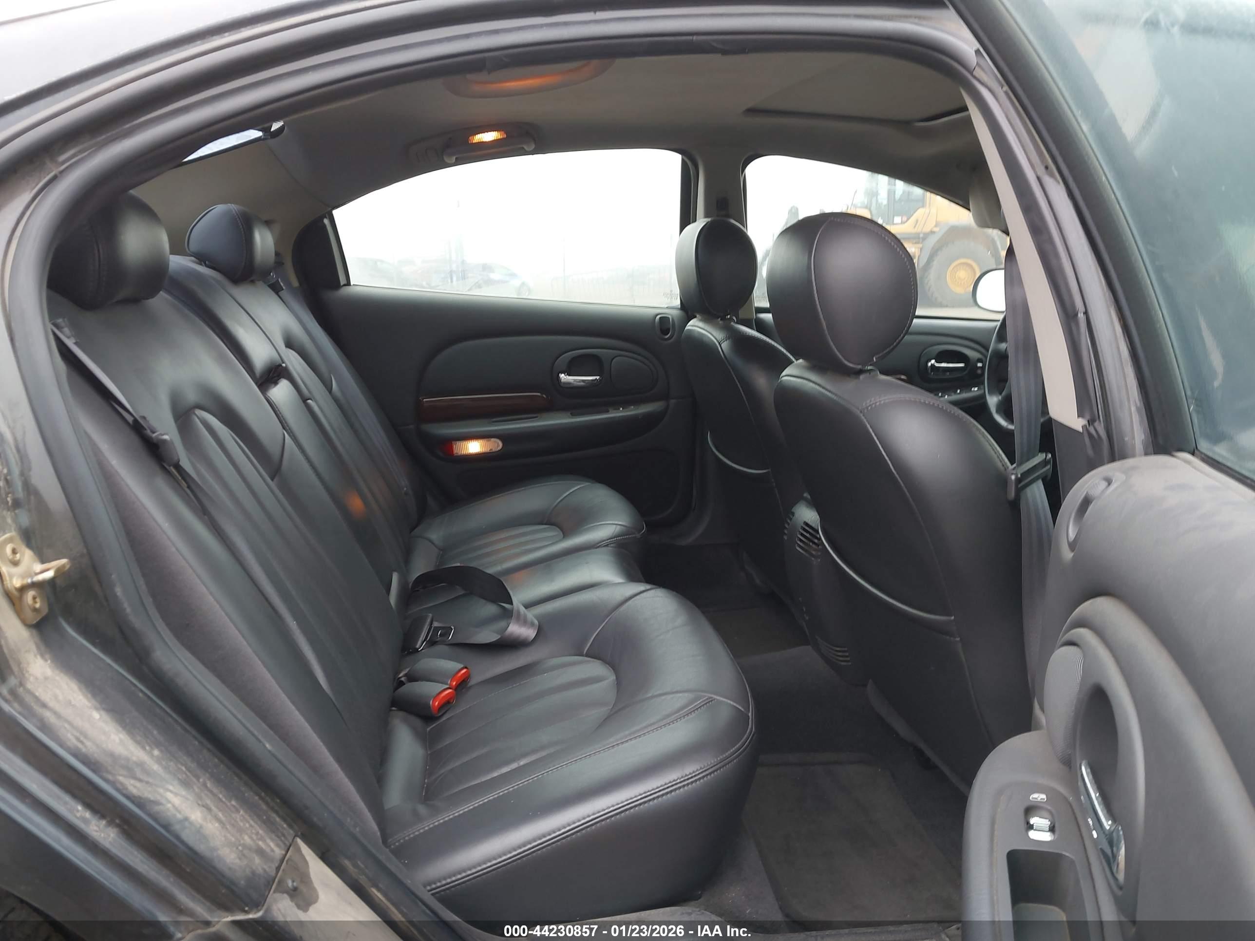CHRYSLER 300M image 8