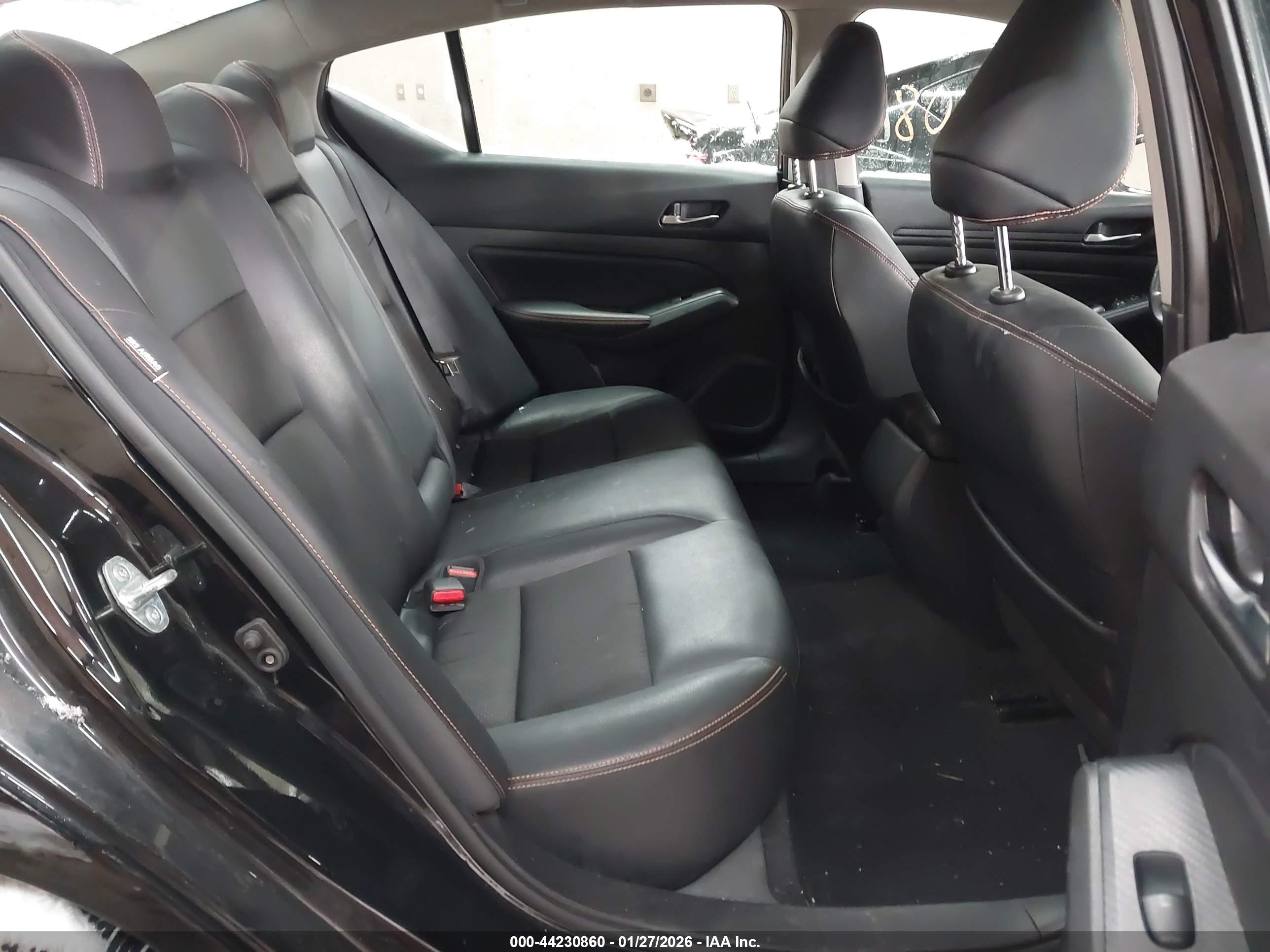NISSAN ALTIMA image 8