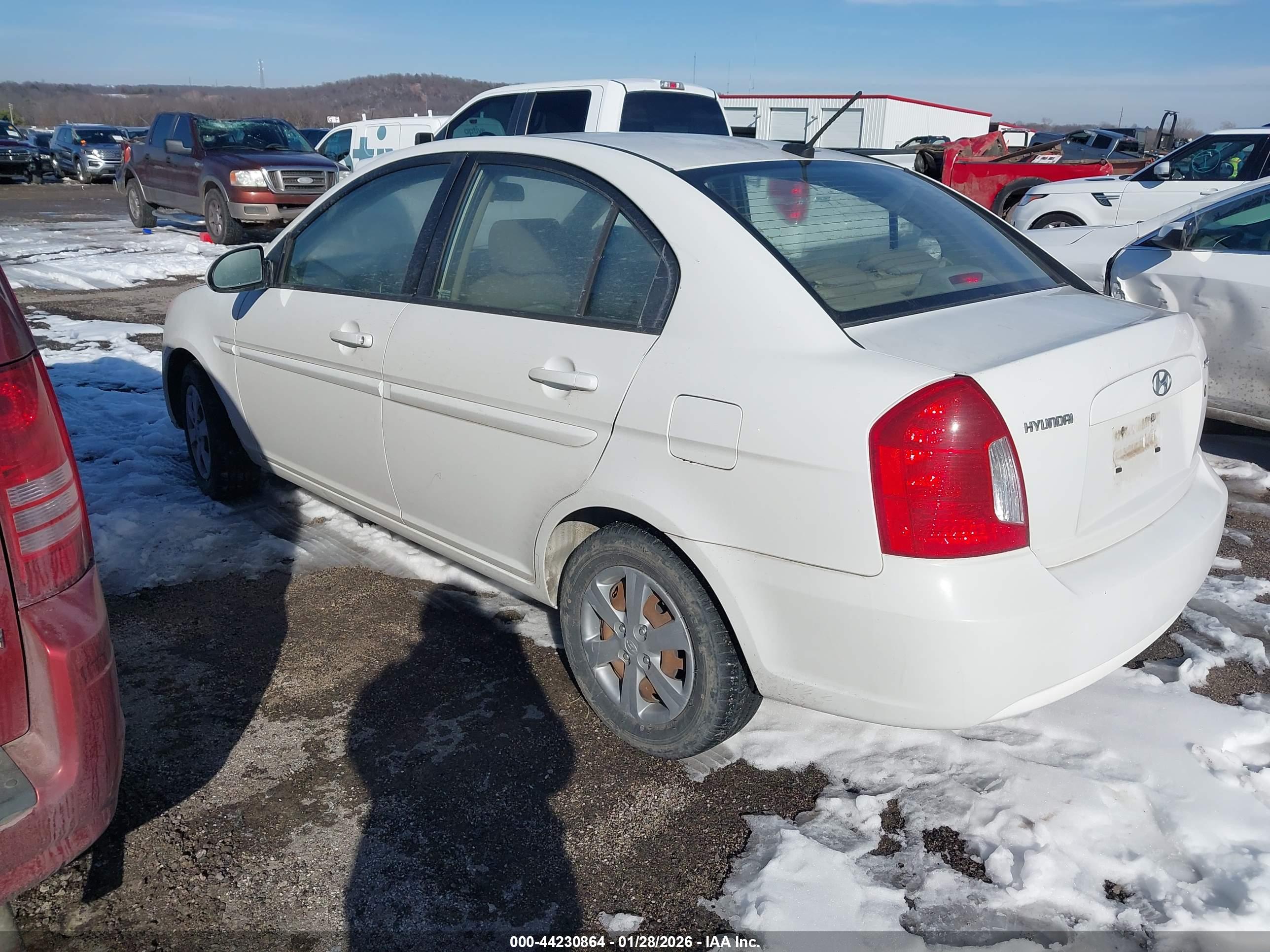 HYUNDAI ACCENT image 3