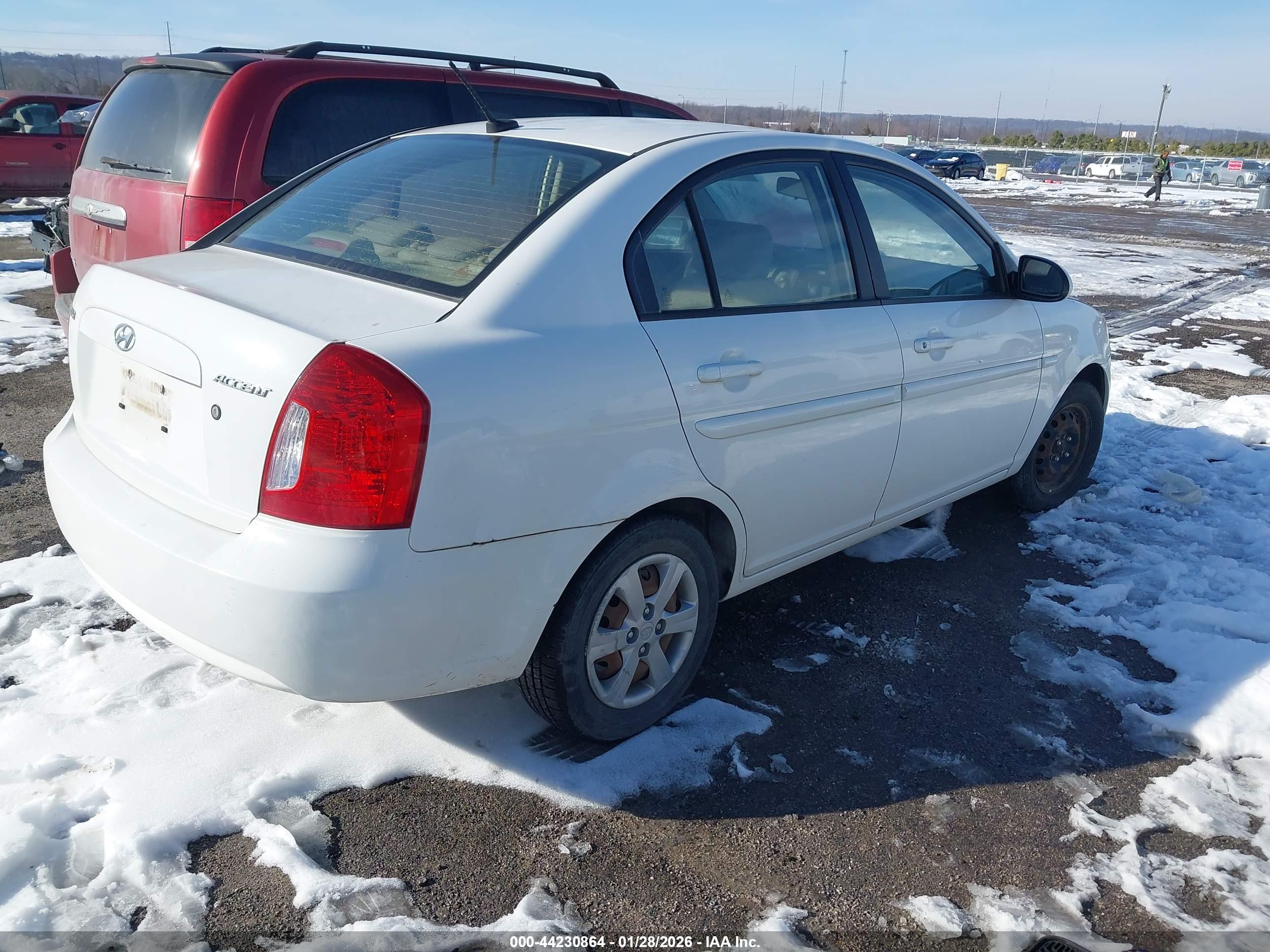 HYUNDAI ACCENT image 4