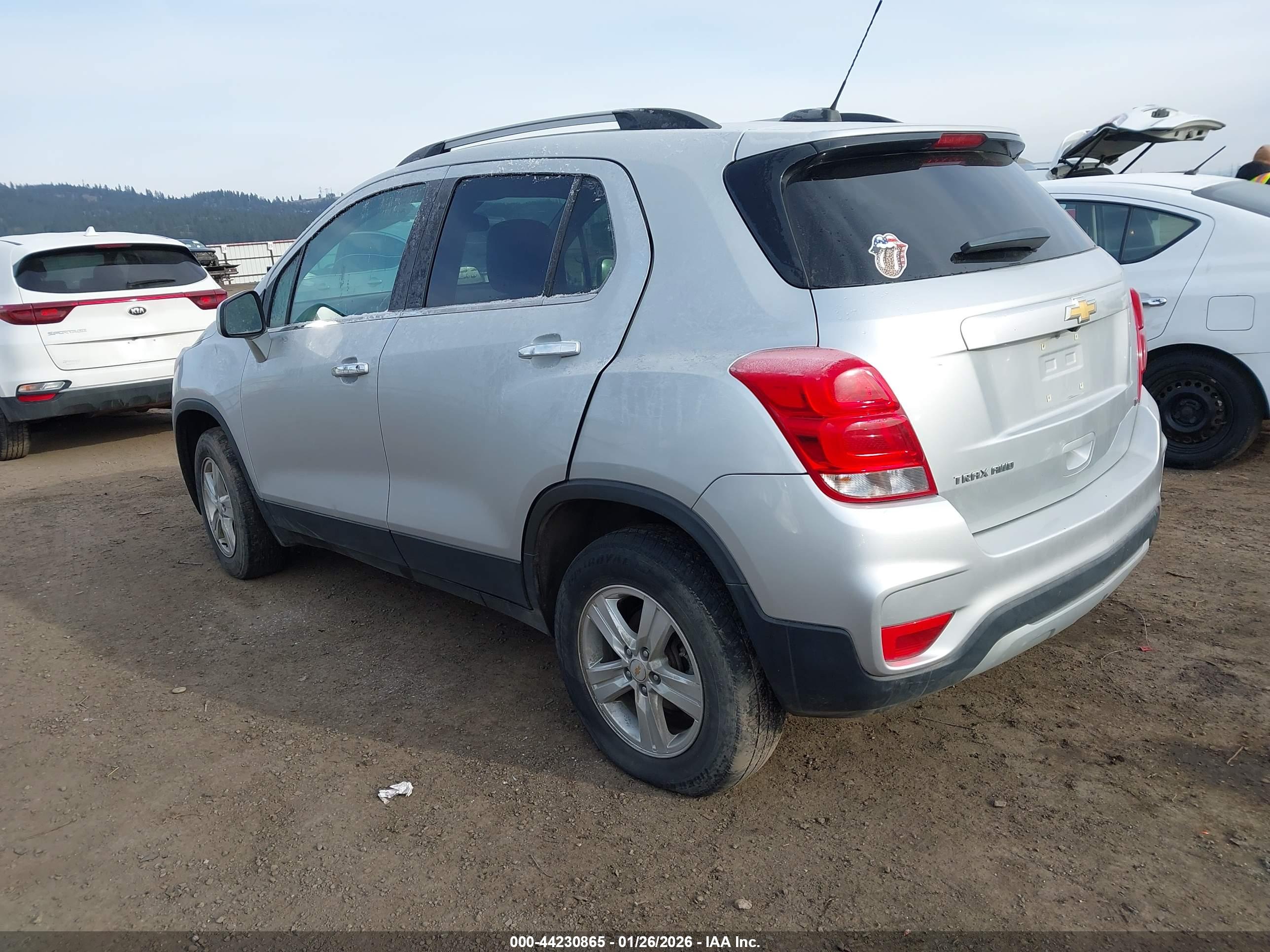 CHEVROLET TRAX image 3