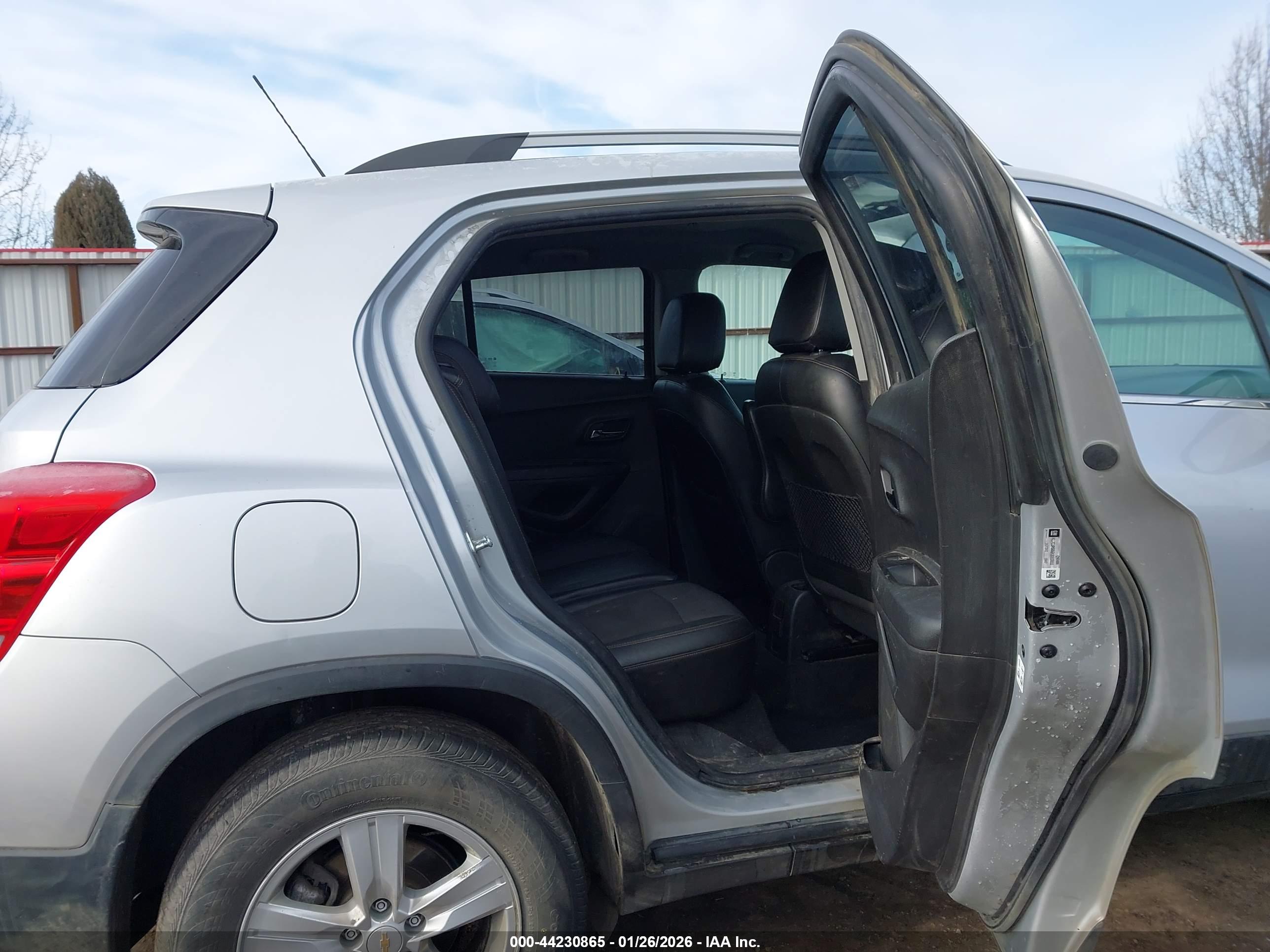 CHEVROLET TRAX image 8