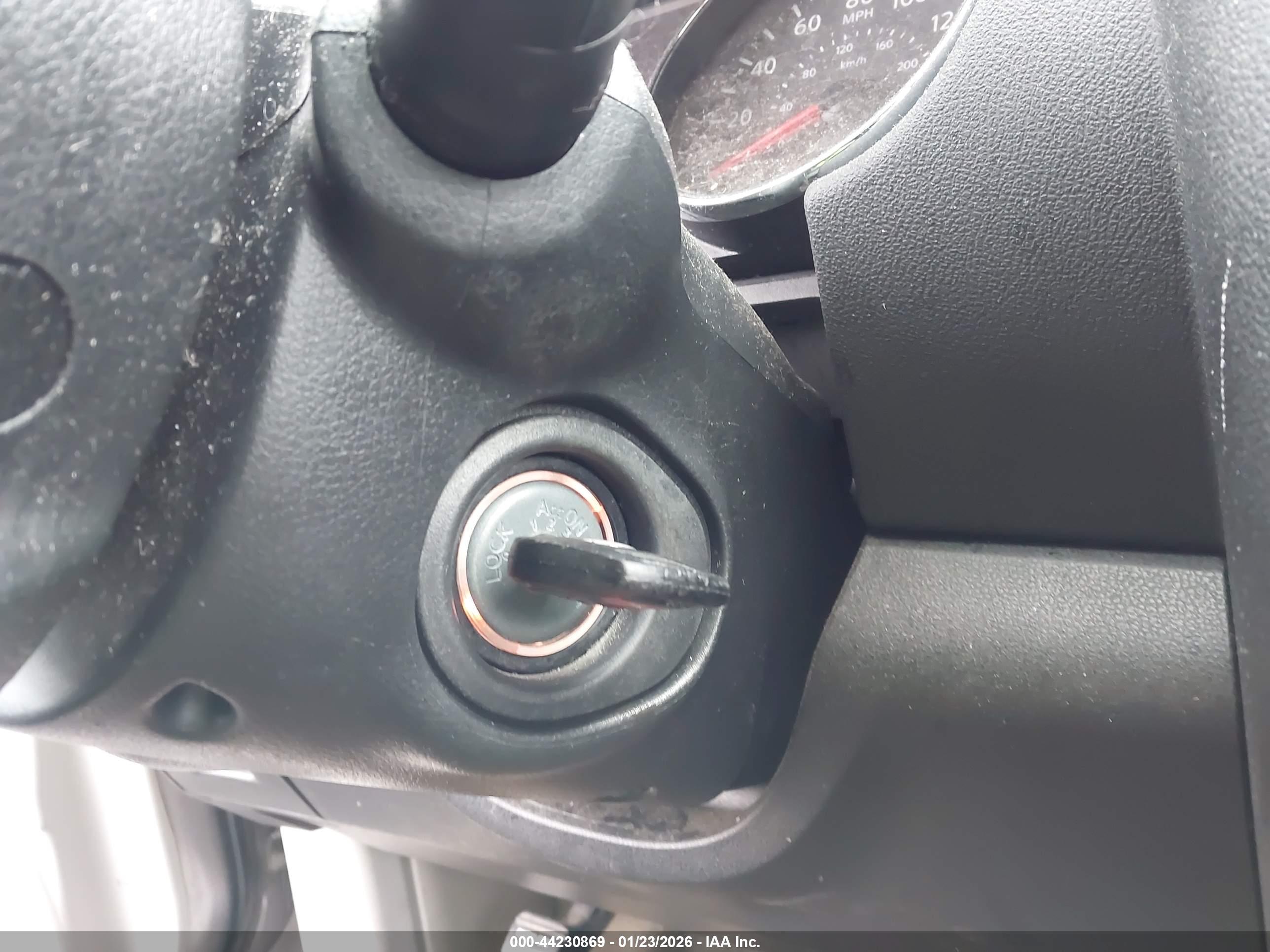 NISSAN ROGUE image 11