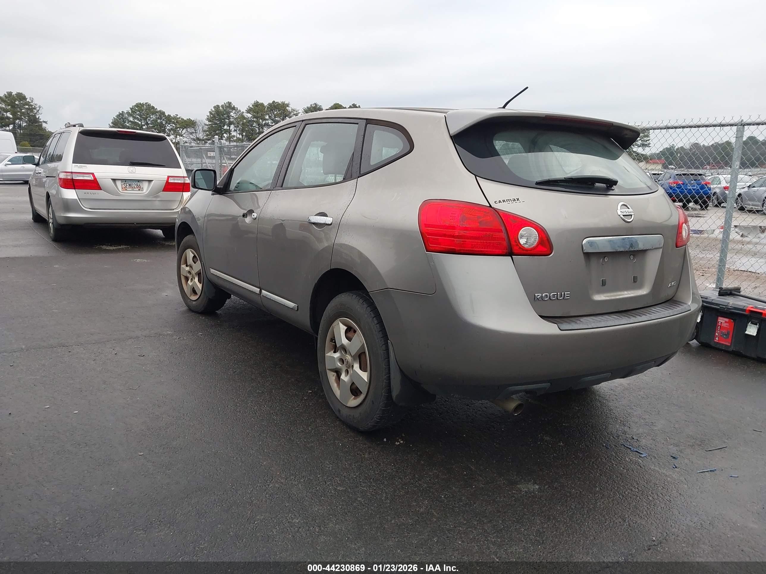 NISSAN ROGUE image 3