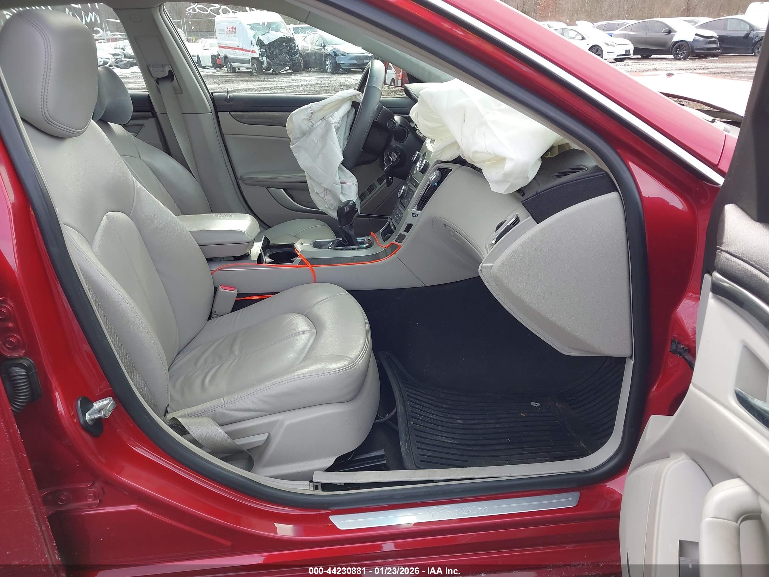 CADILLAC CTS image 5