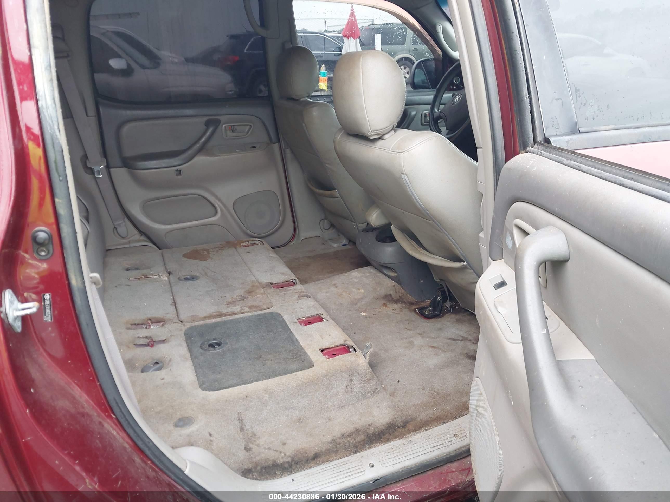 TOYOTA TUNDRA image 8