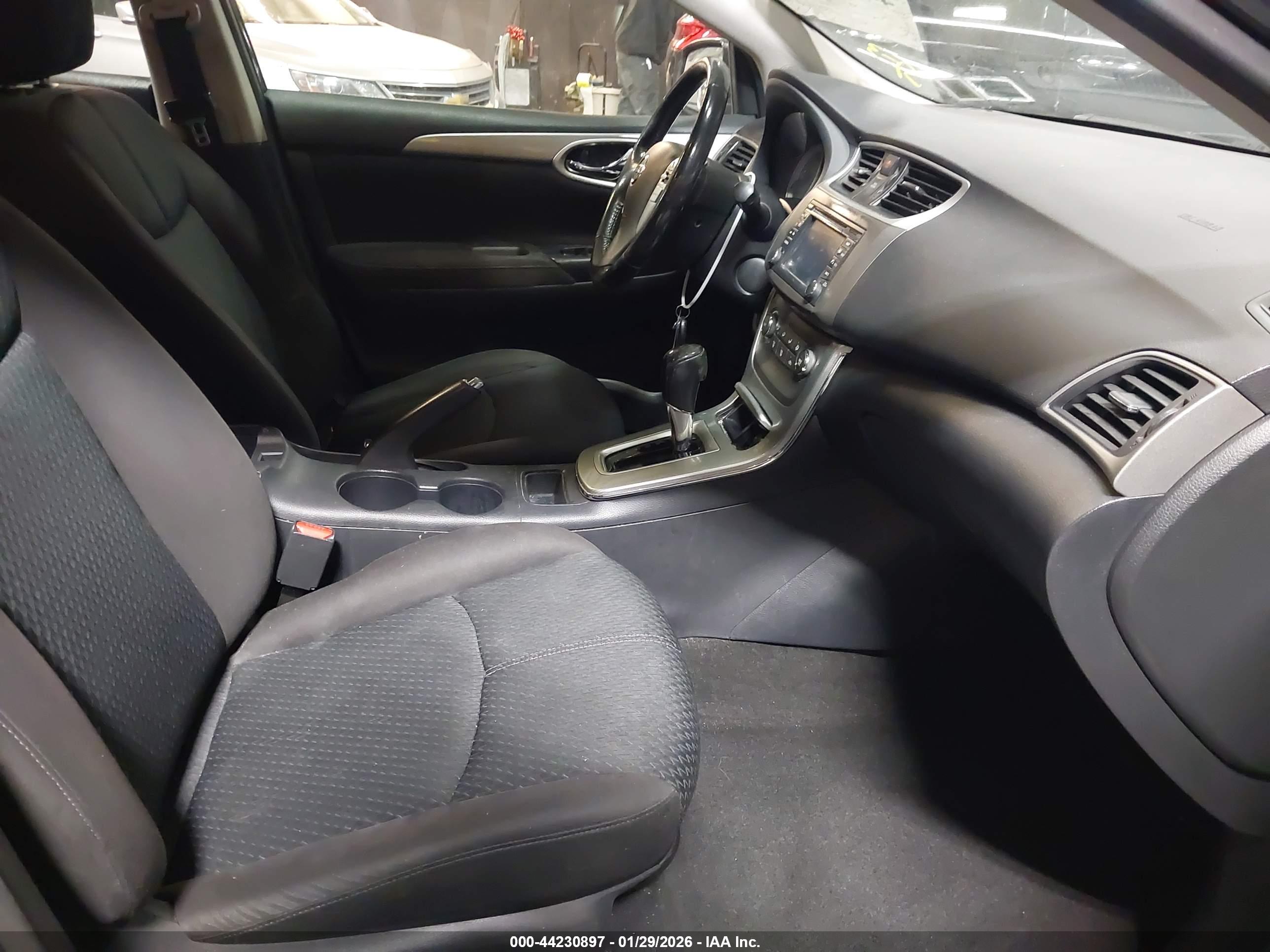 NISSAN SENTRA image 5