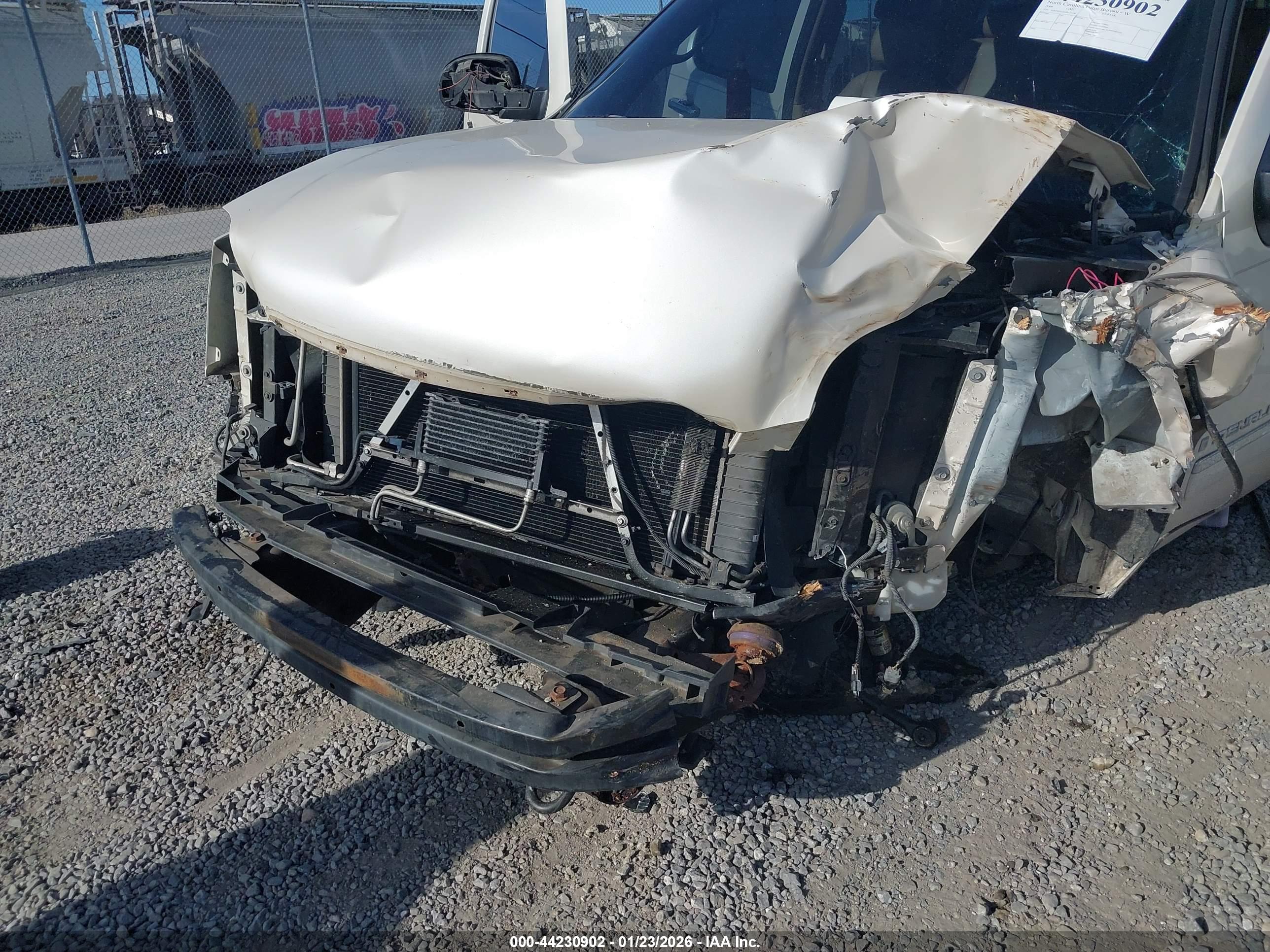 GMC YUKON image 6