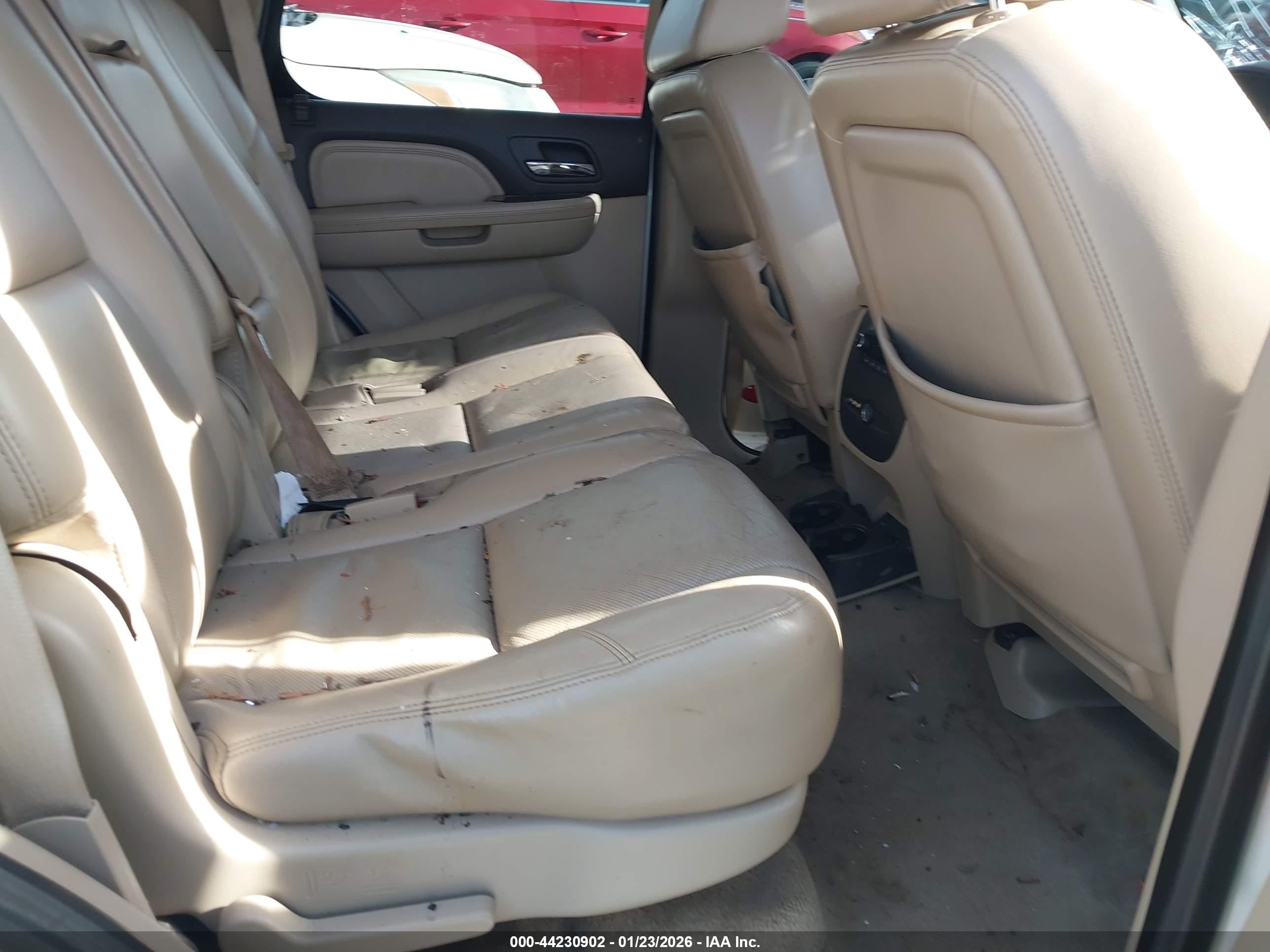 GMC YUKON image 8