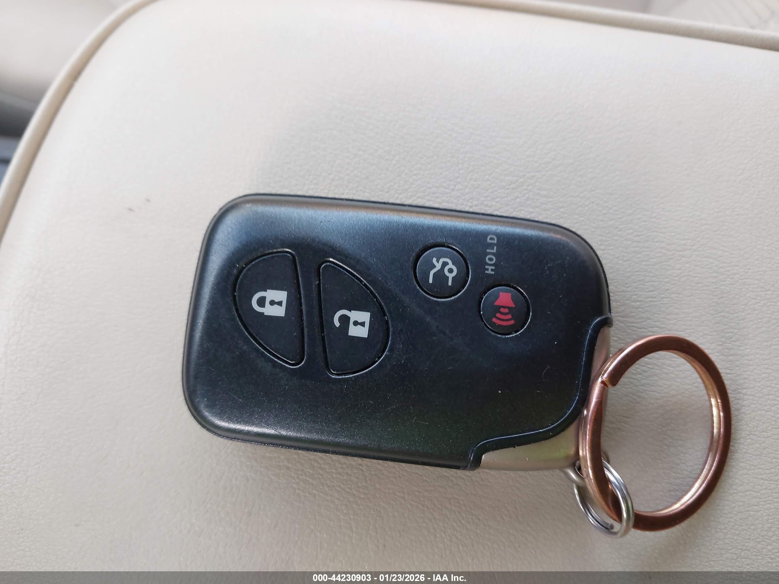 LEXUS ES image 11