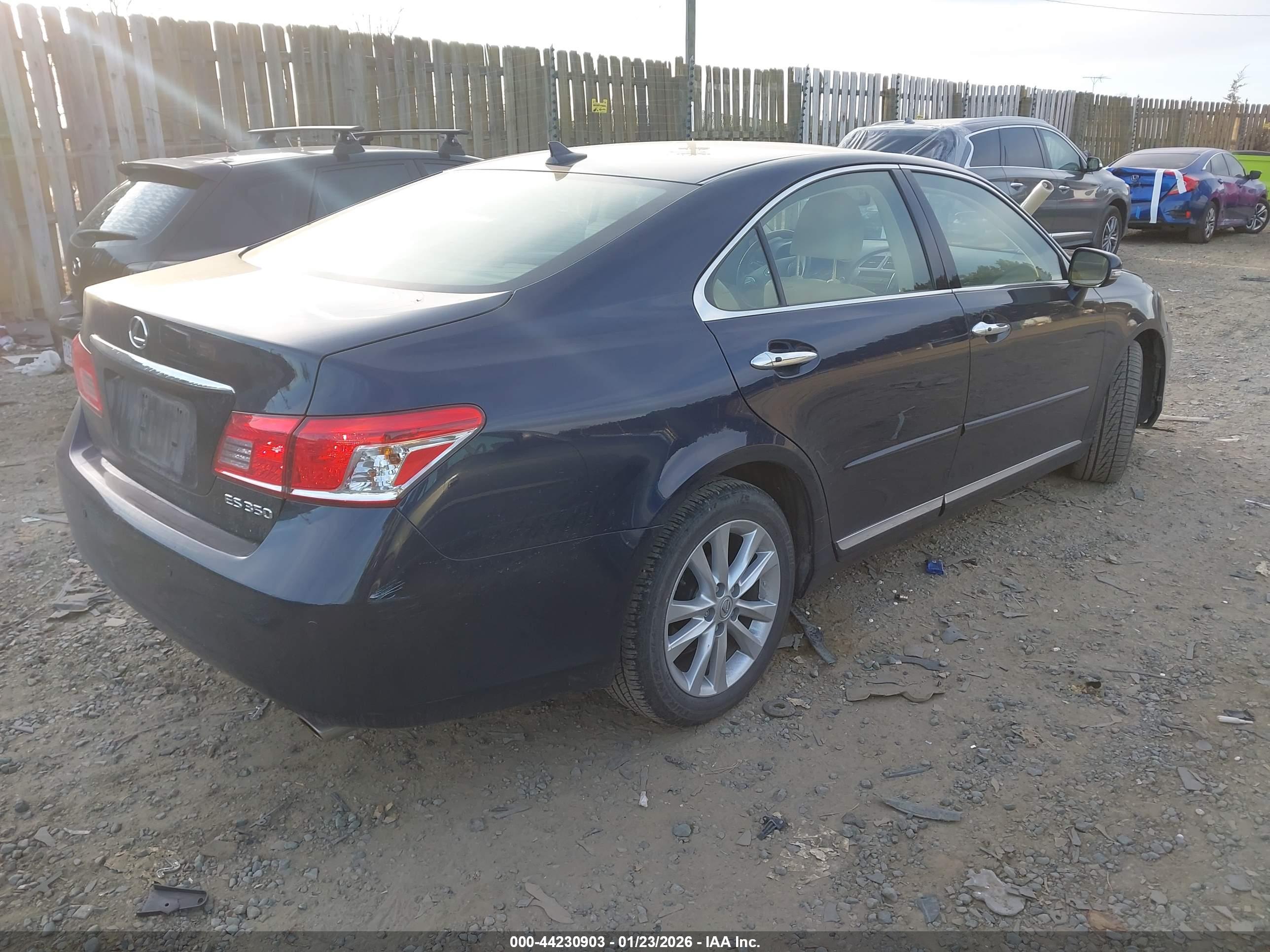 LEXUS ES image 4