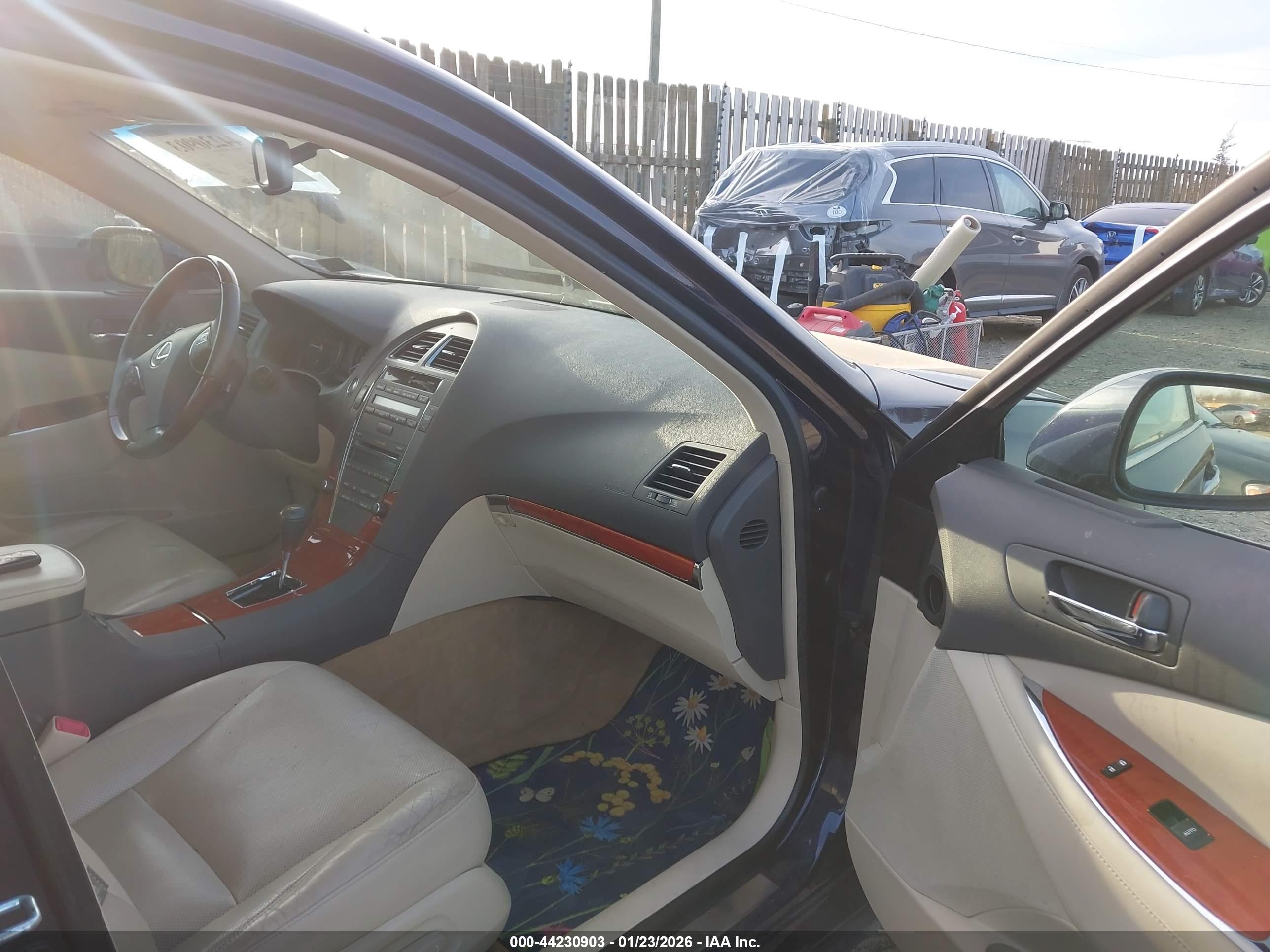 LEXUS ES image 5