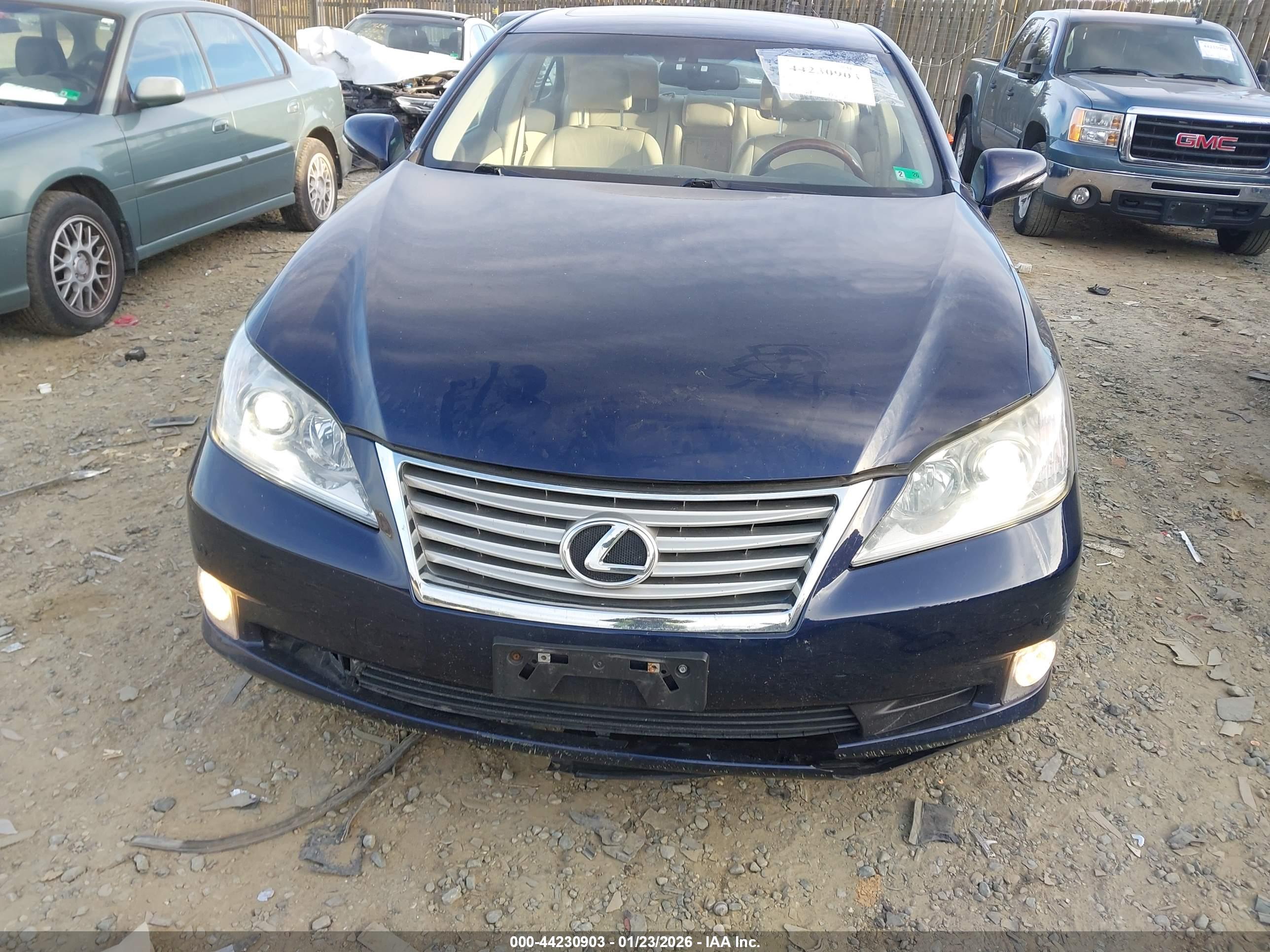LEXUS ES image 6