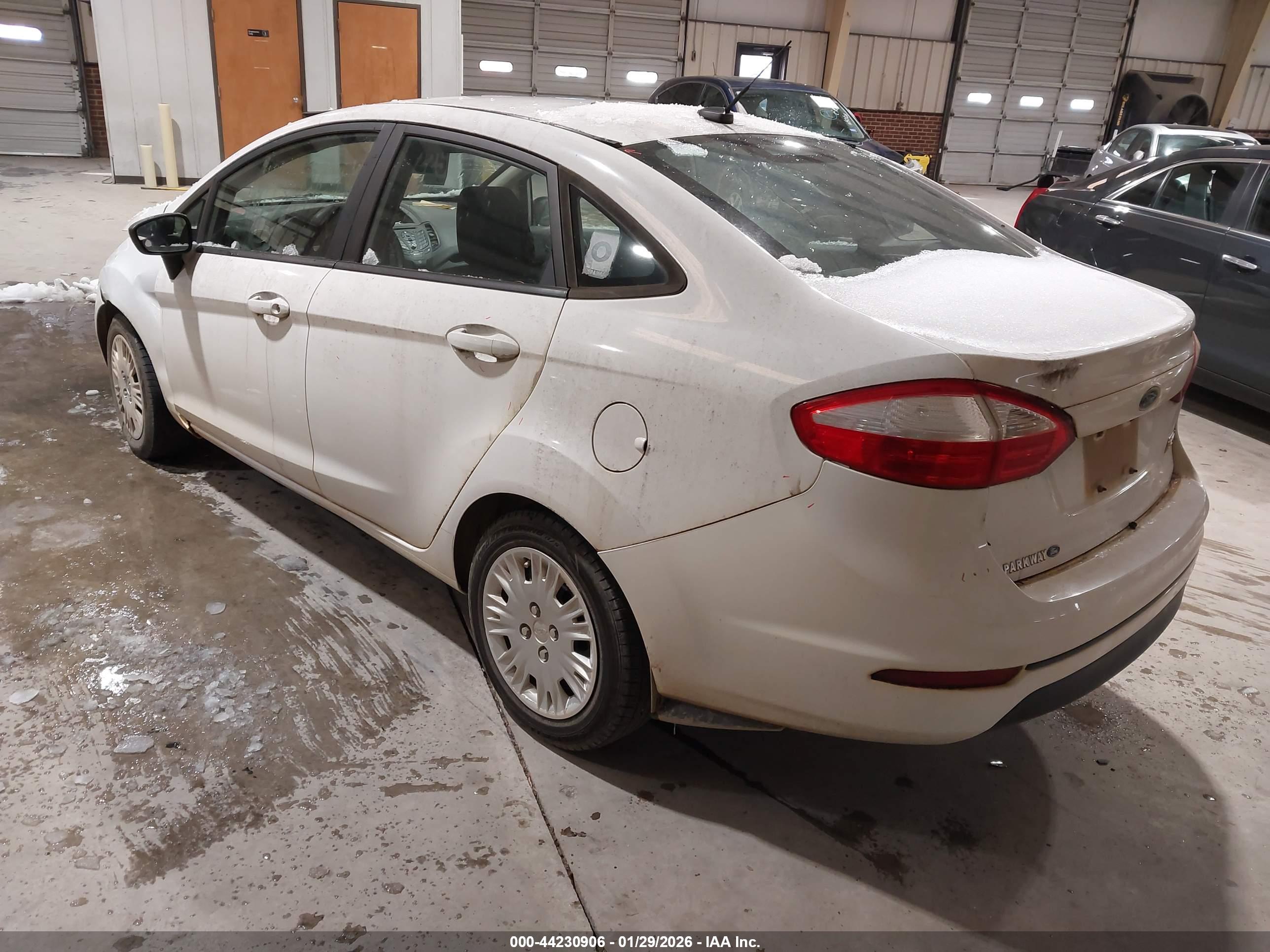 FORD FIESTA image 3