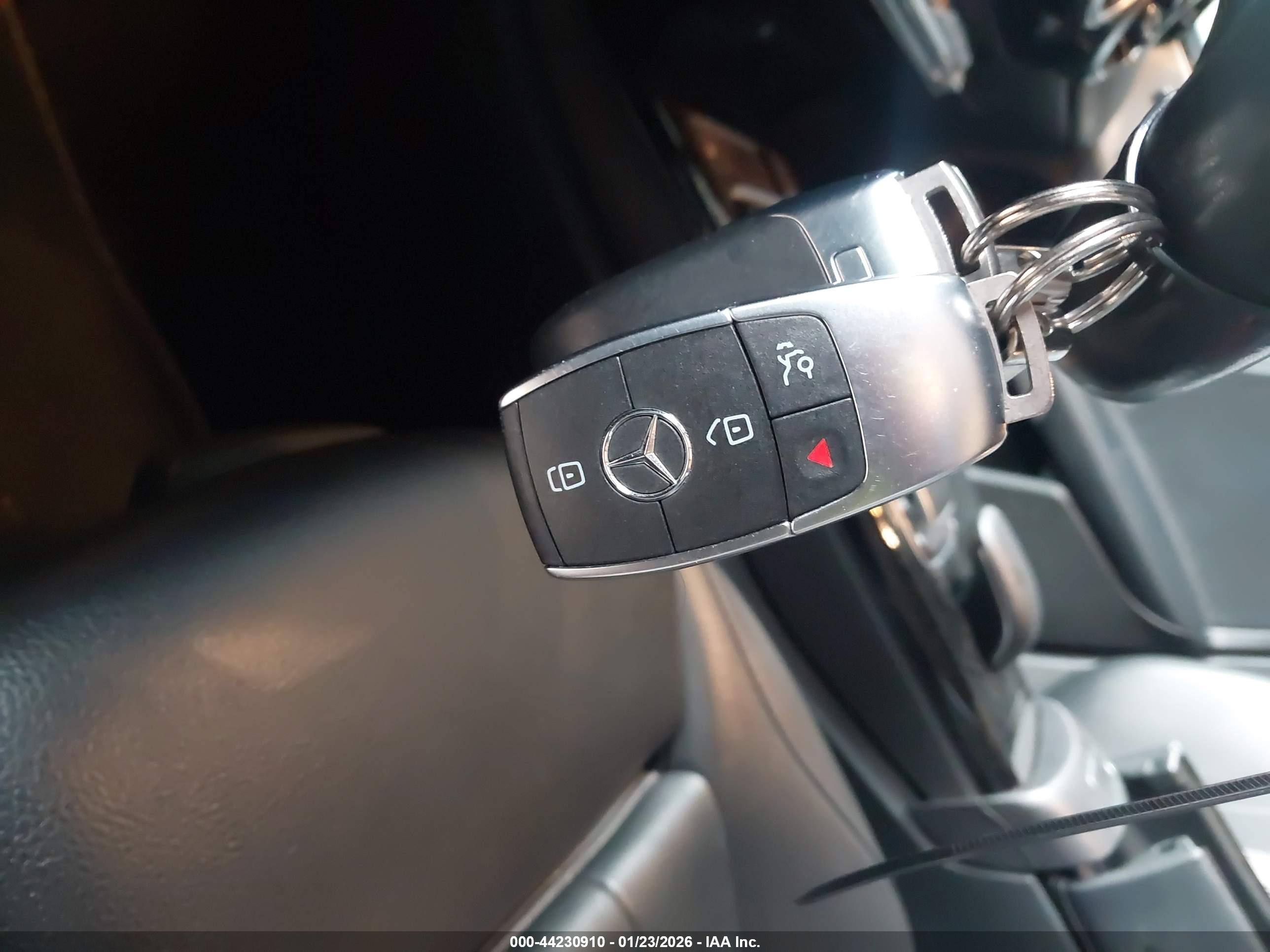 MERCEDES-BENZ A image 11