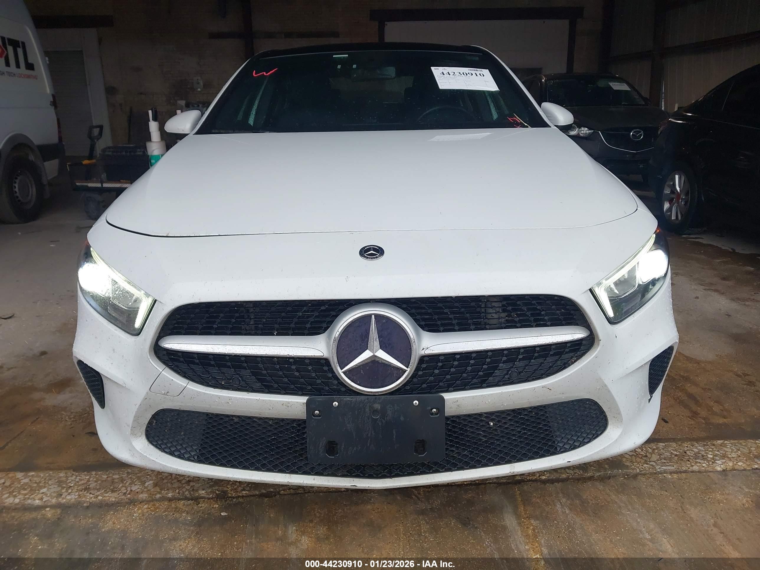 MERCEDES-BENZ A image 6