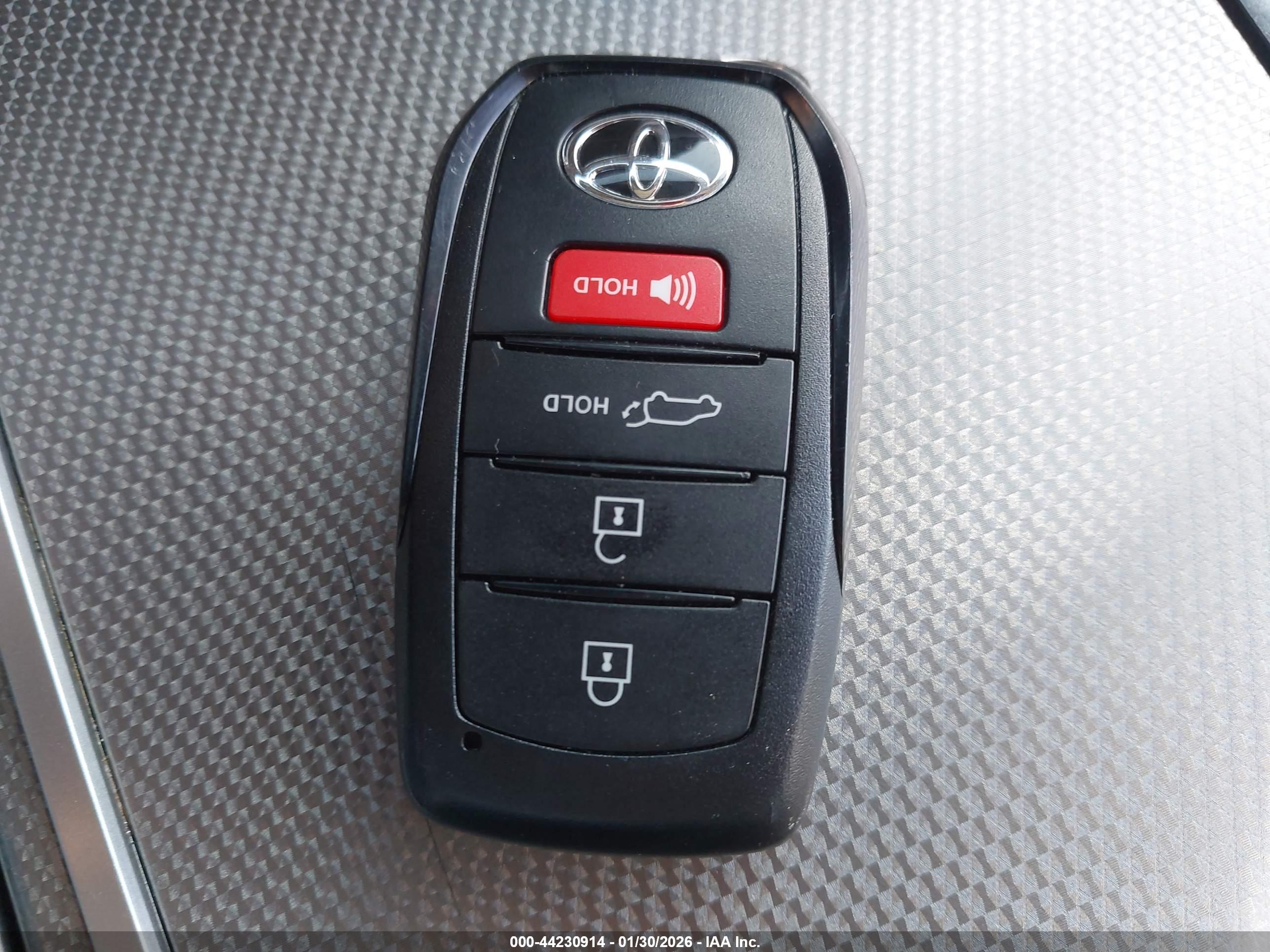 TOYOTA SEQUOIA image 11