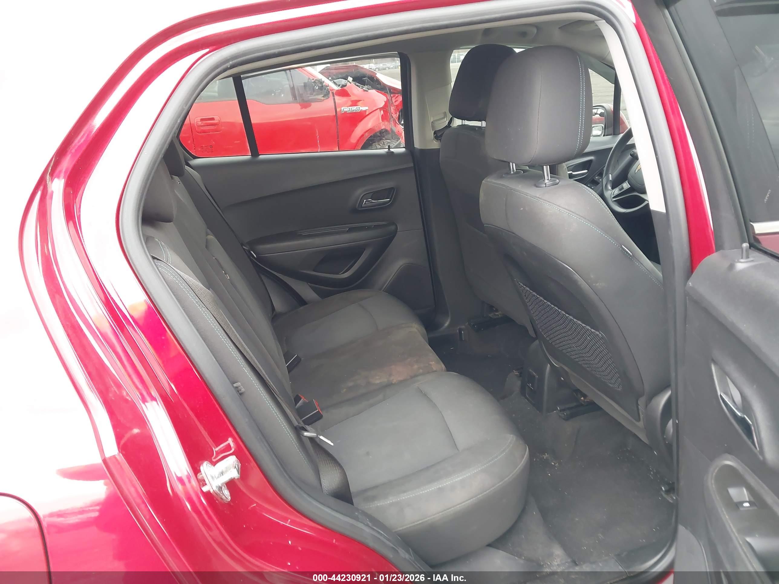 CHEVROLET TRAX image 8