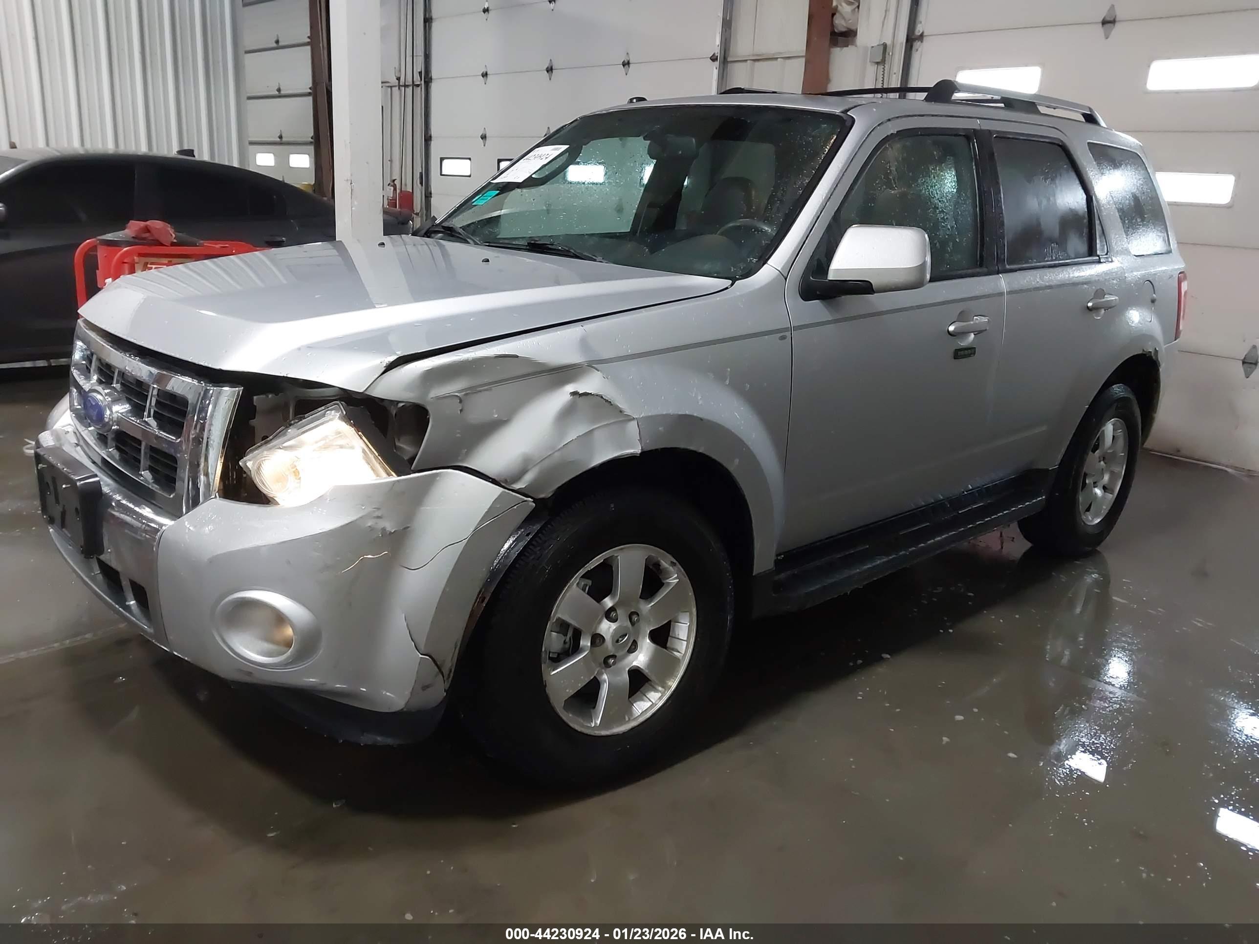 FORD ESCAPE image 2