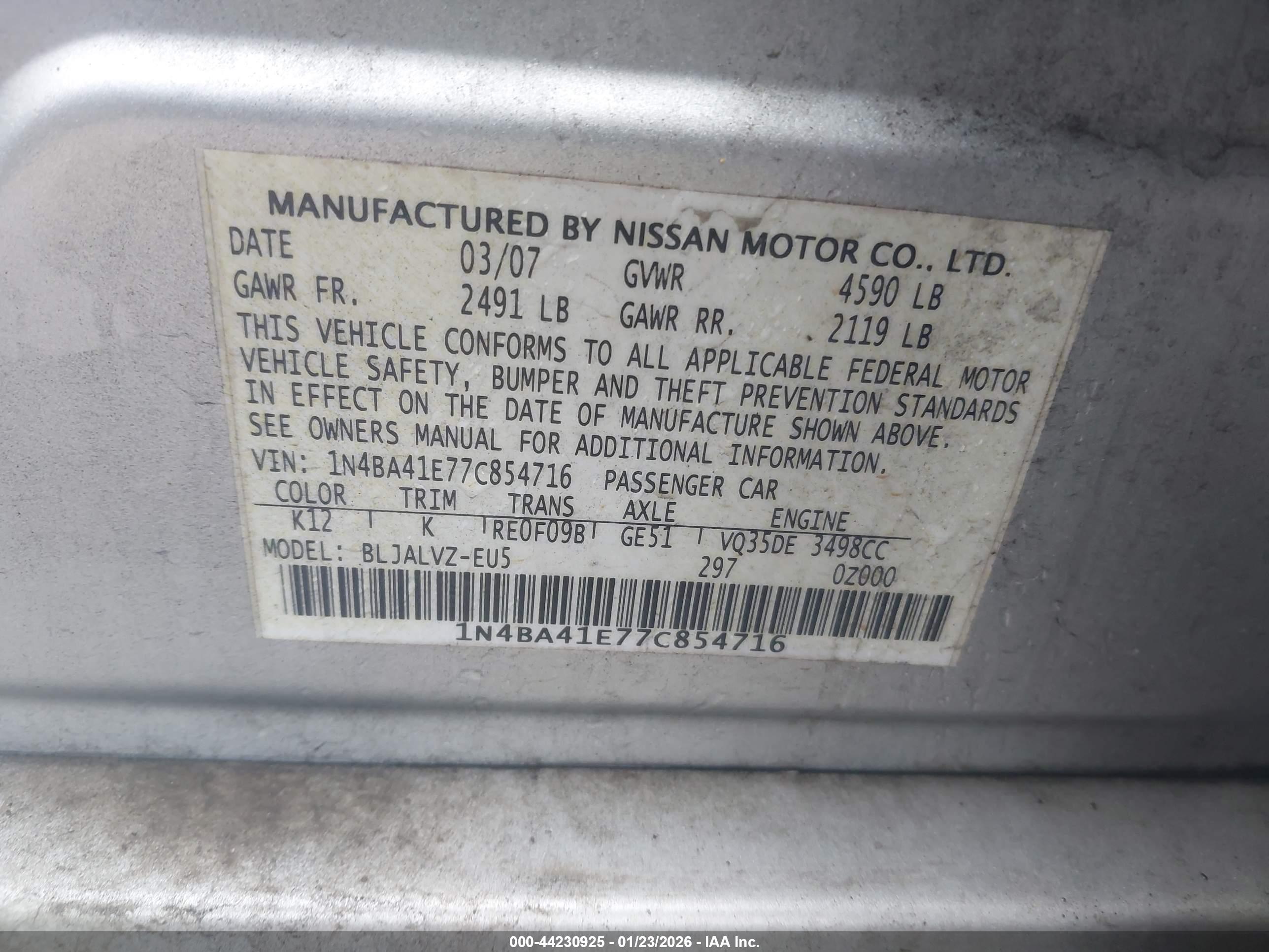 NISSAN MAXIMA image 9