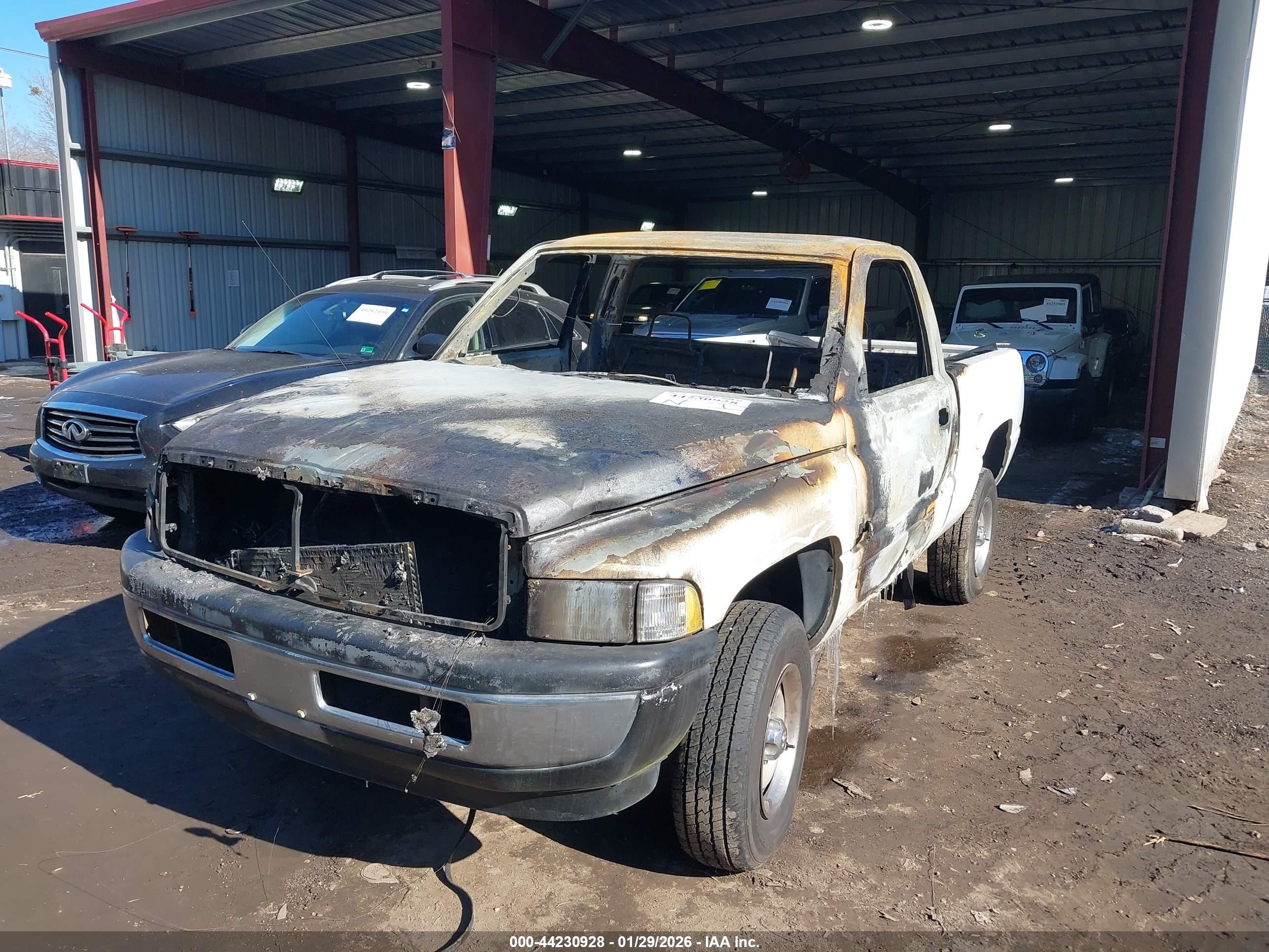 DODGE RAM image 6
