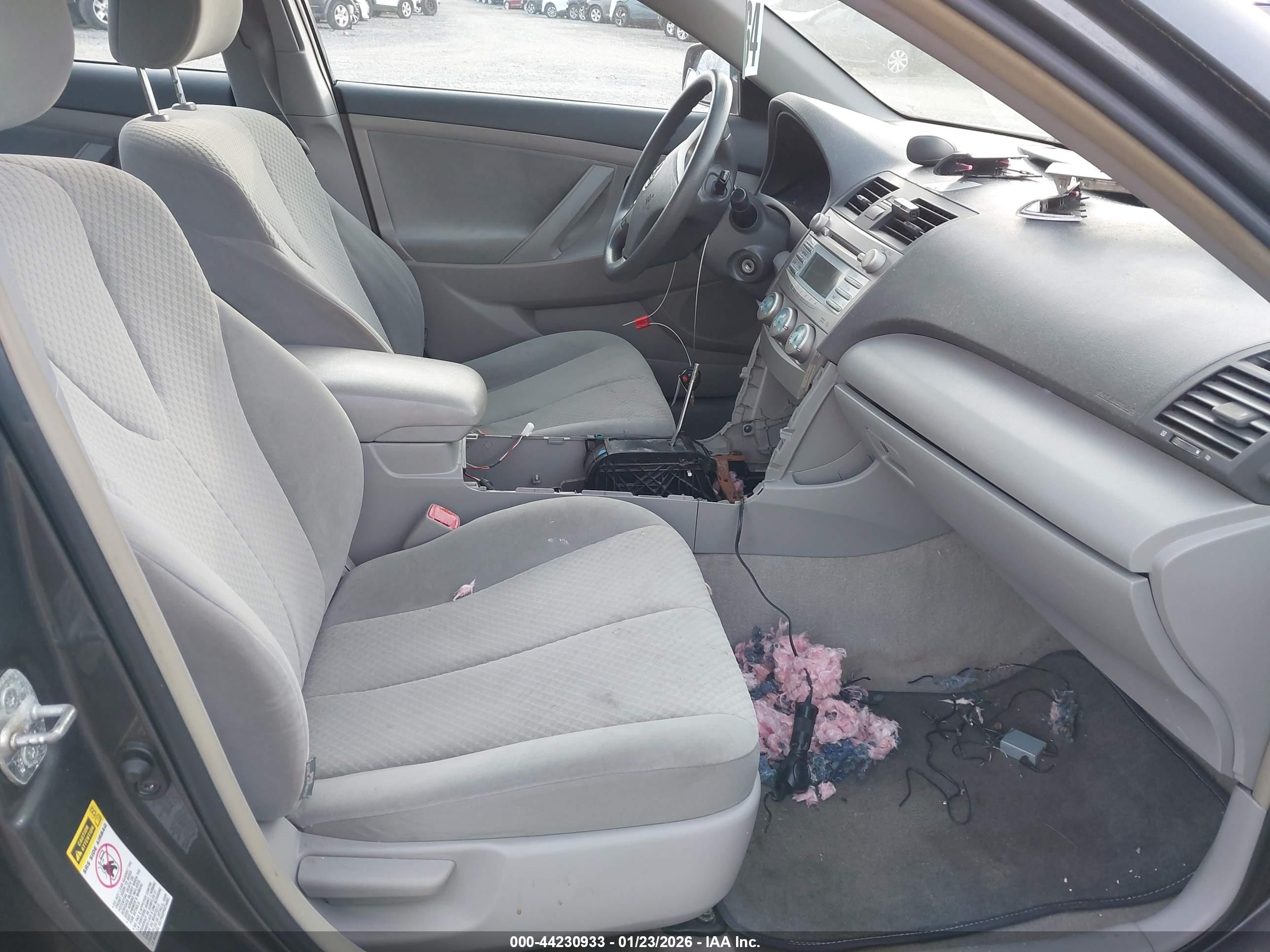 TOYOTA CAMRY image 5