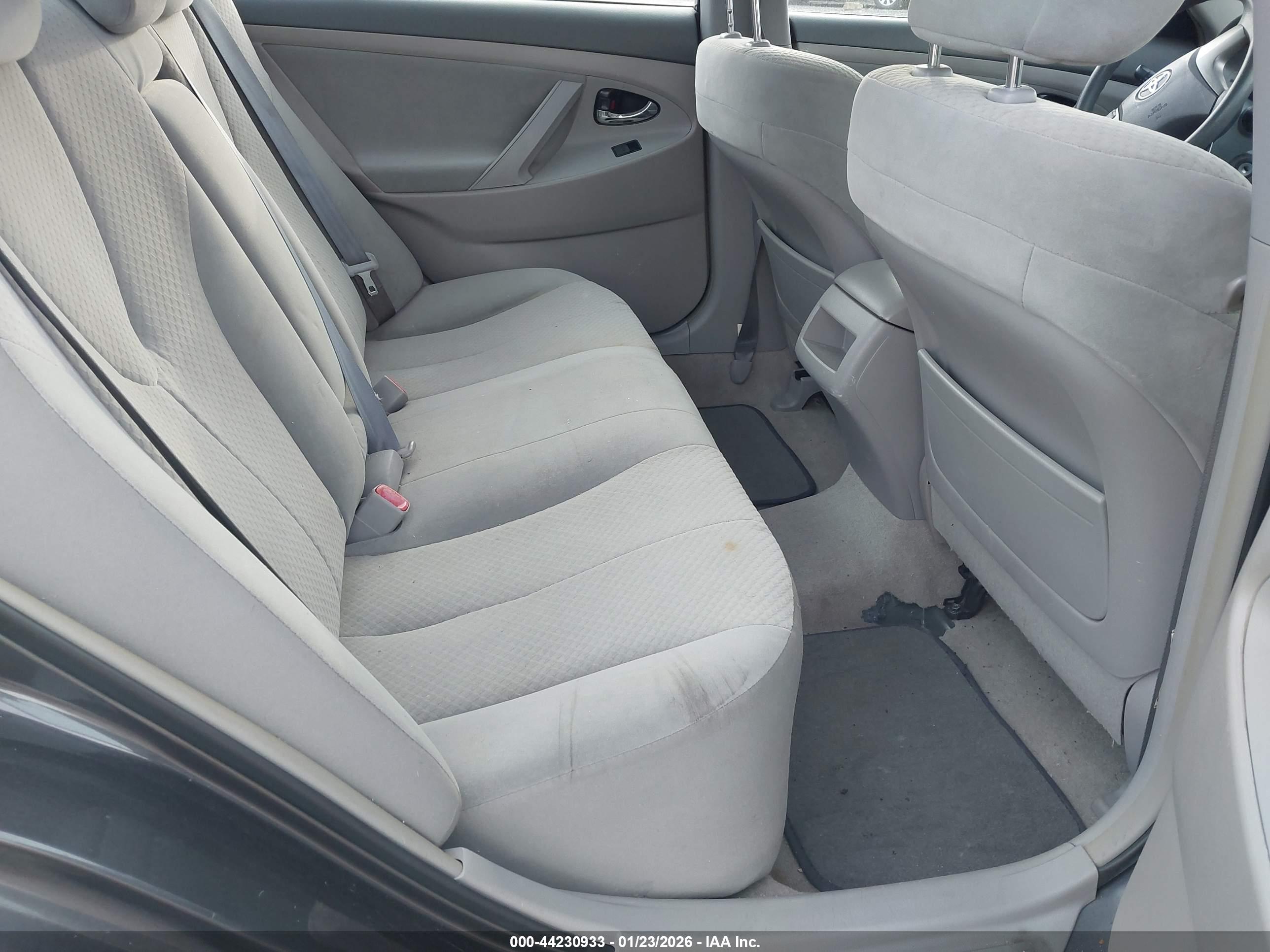 TOYOTA CAMRY image 8