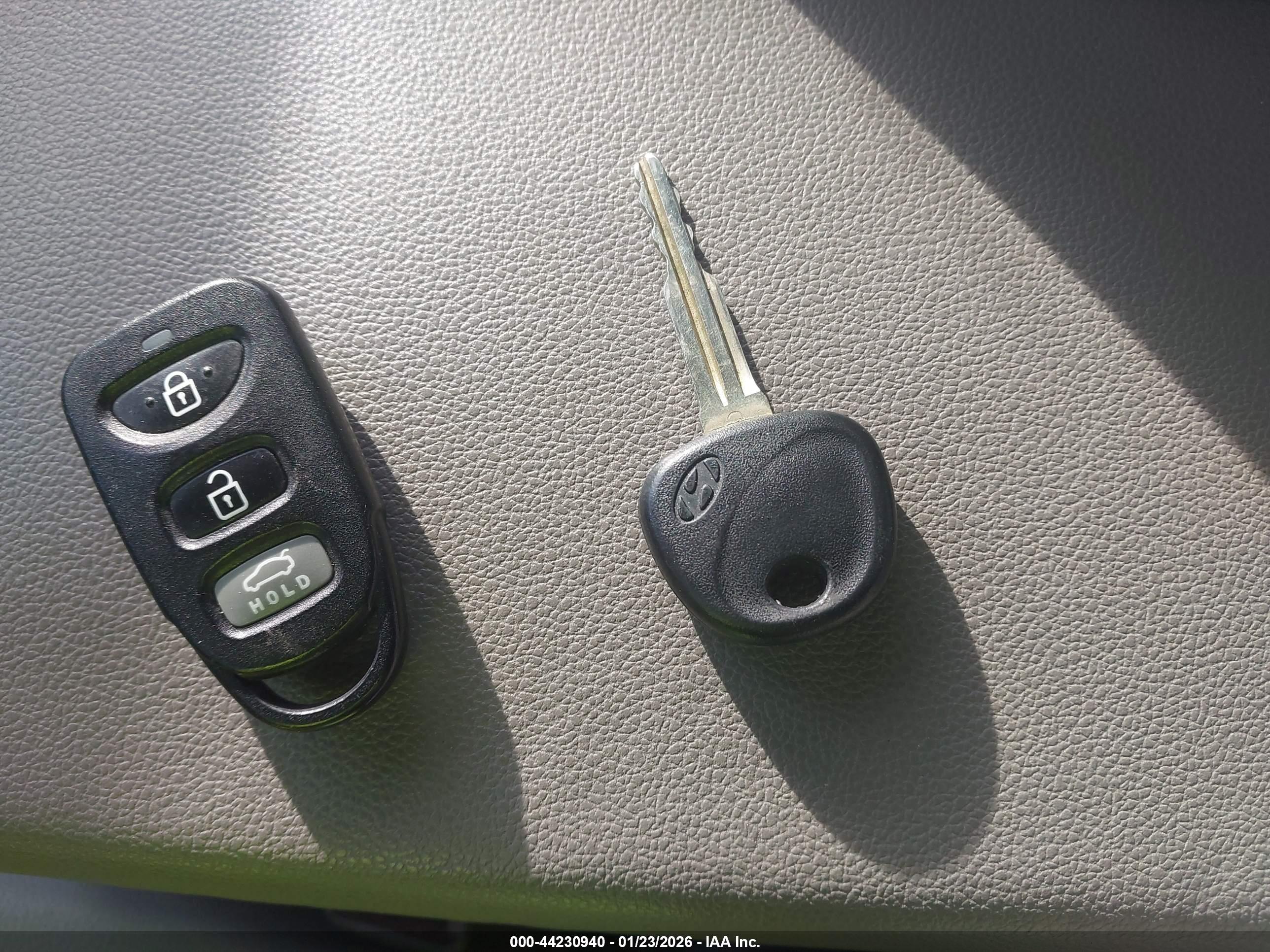 HYUNDAI ELANTRA image 11