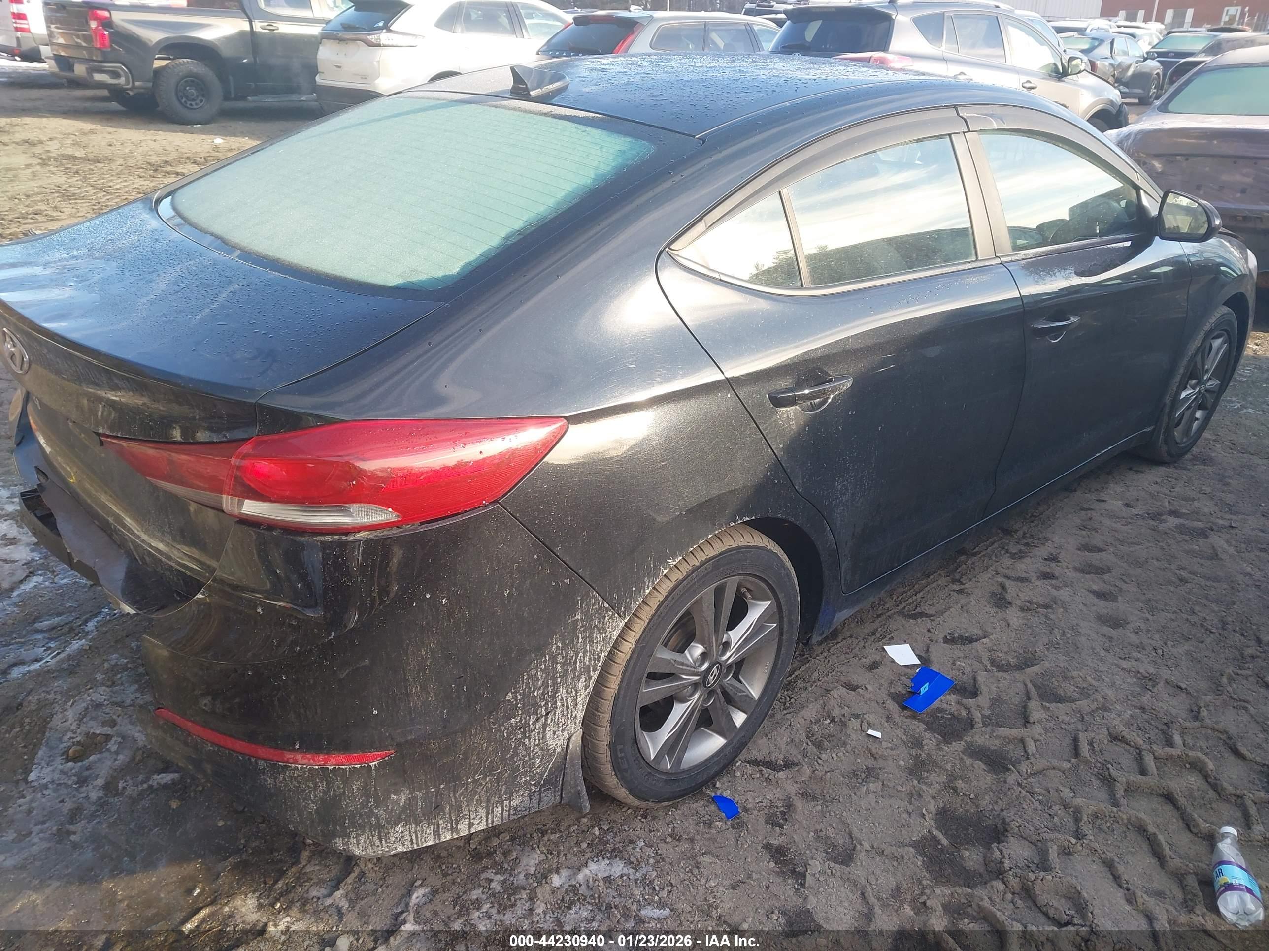 HYUNDAI ELANTRA image 4