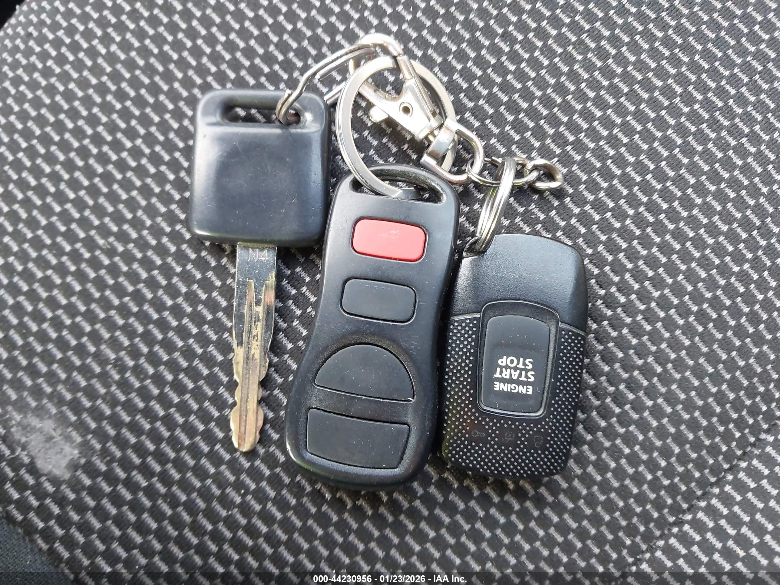NISSAN VERSA image 11