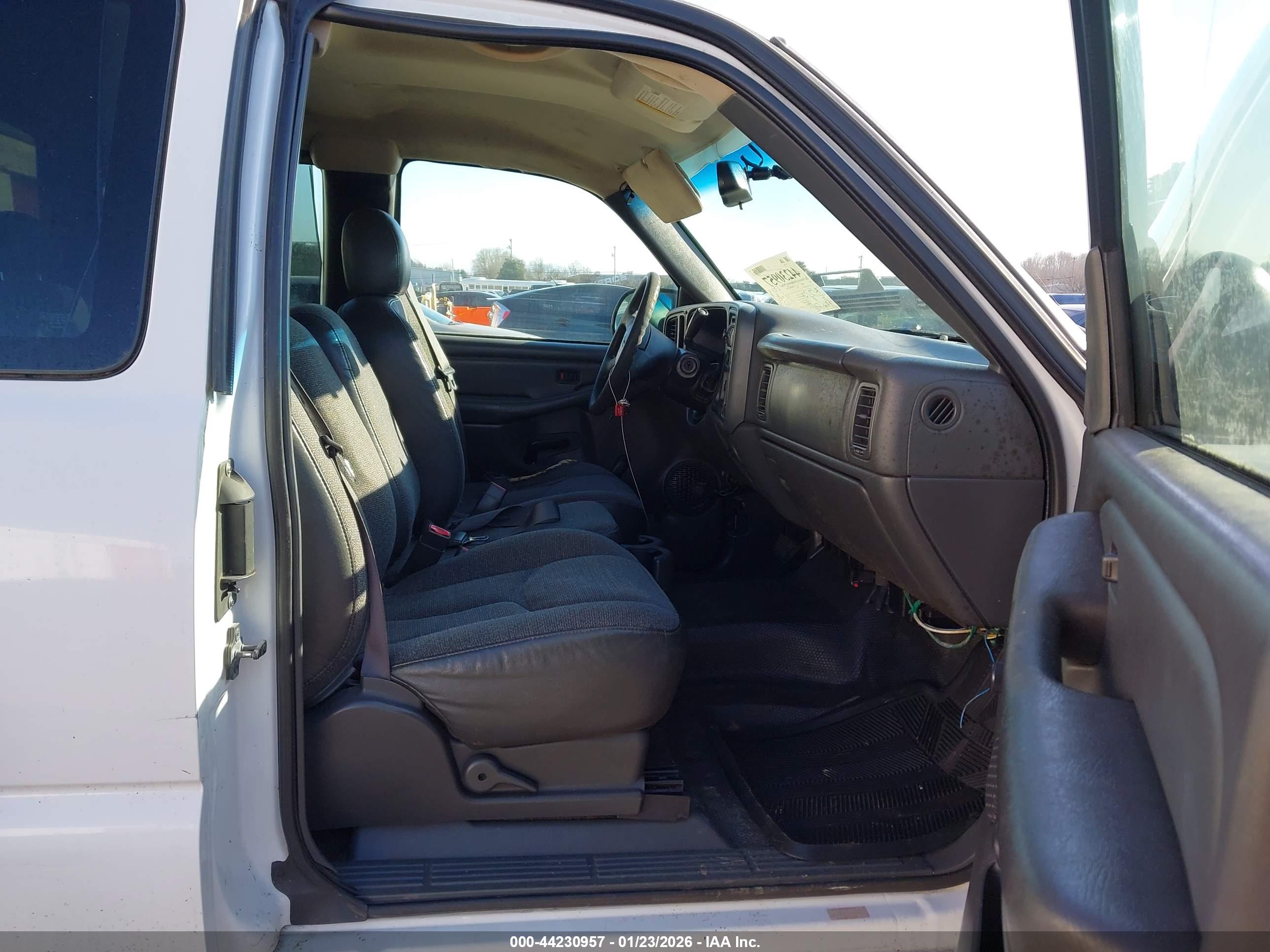 GMC SIERRA image 5