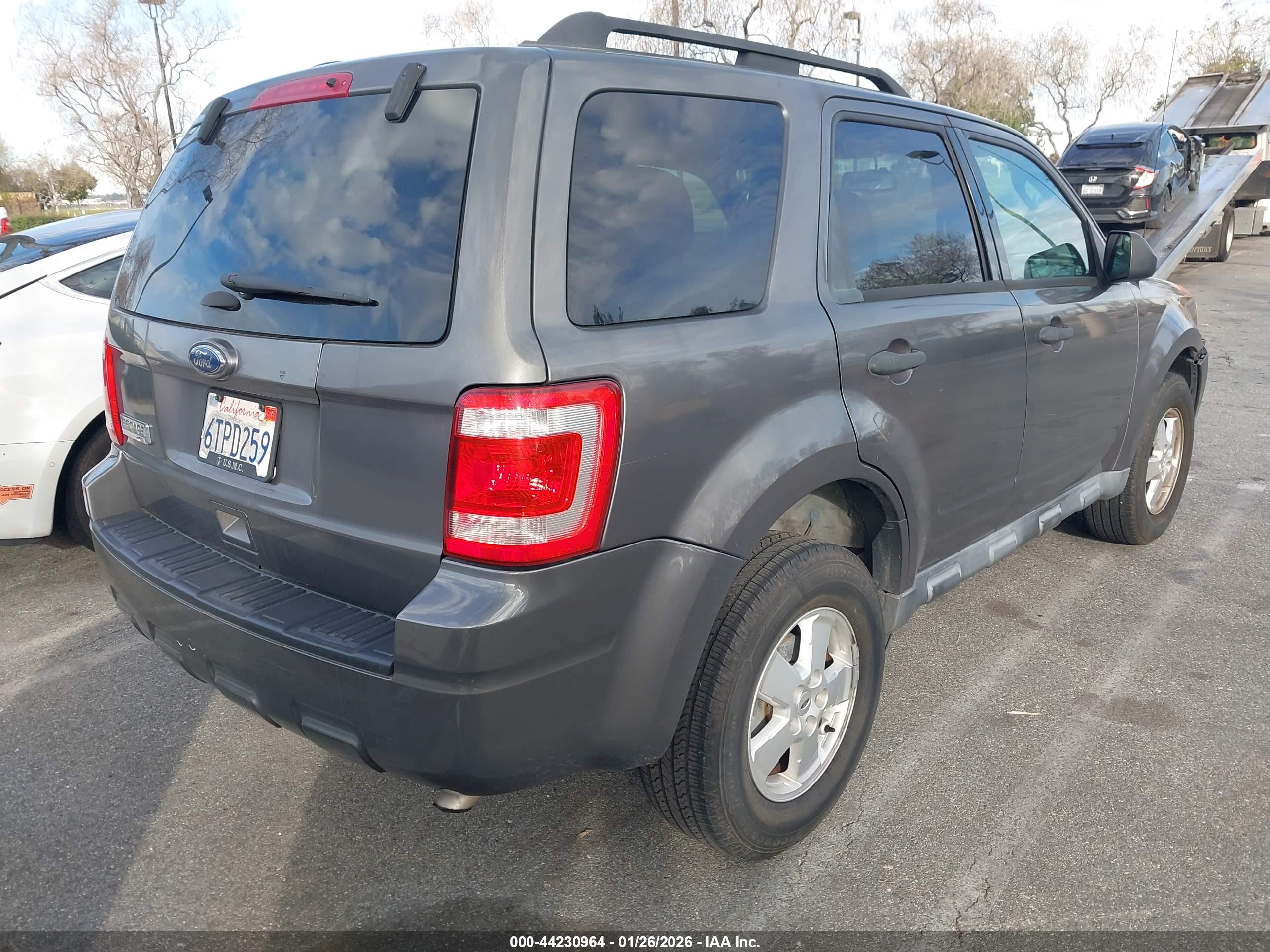 FORD ESCAPE image 4
